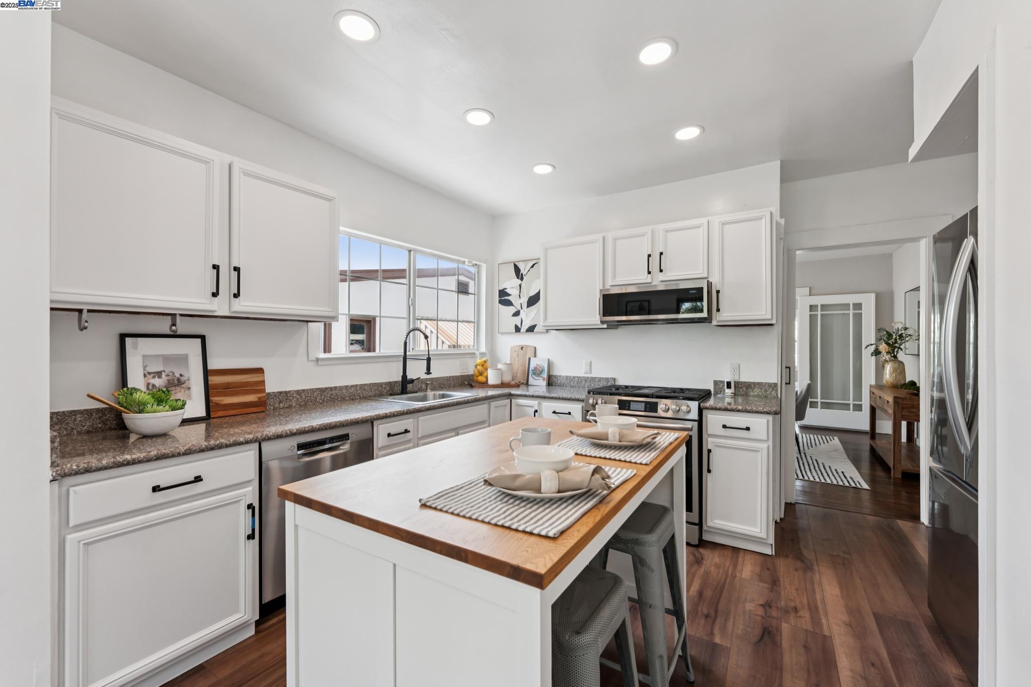 2512 67th Ave, Oakland, California 94605, 2 Bedrooms Bedrooms, 4 Rooms Rooms,1 BathroomBathrooms,Residential,For Sale,2512 67th Ave,41106155