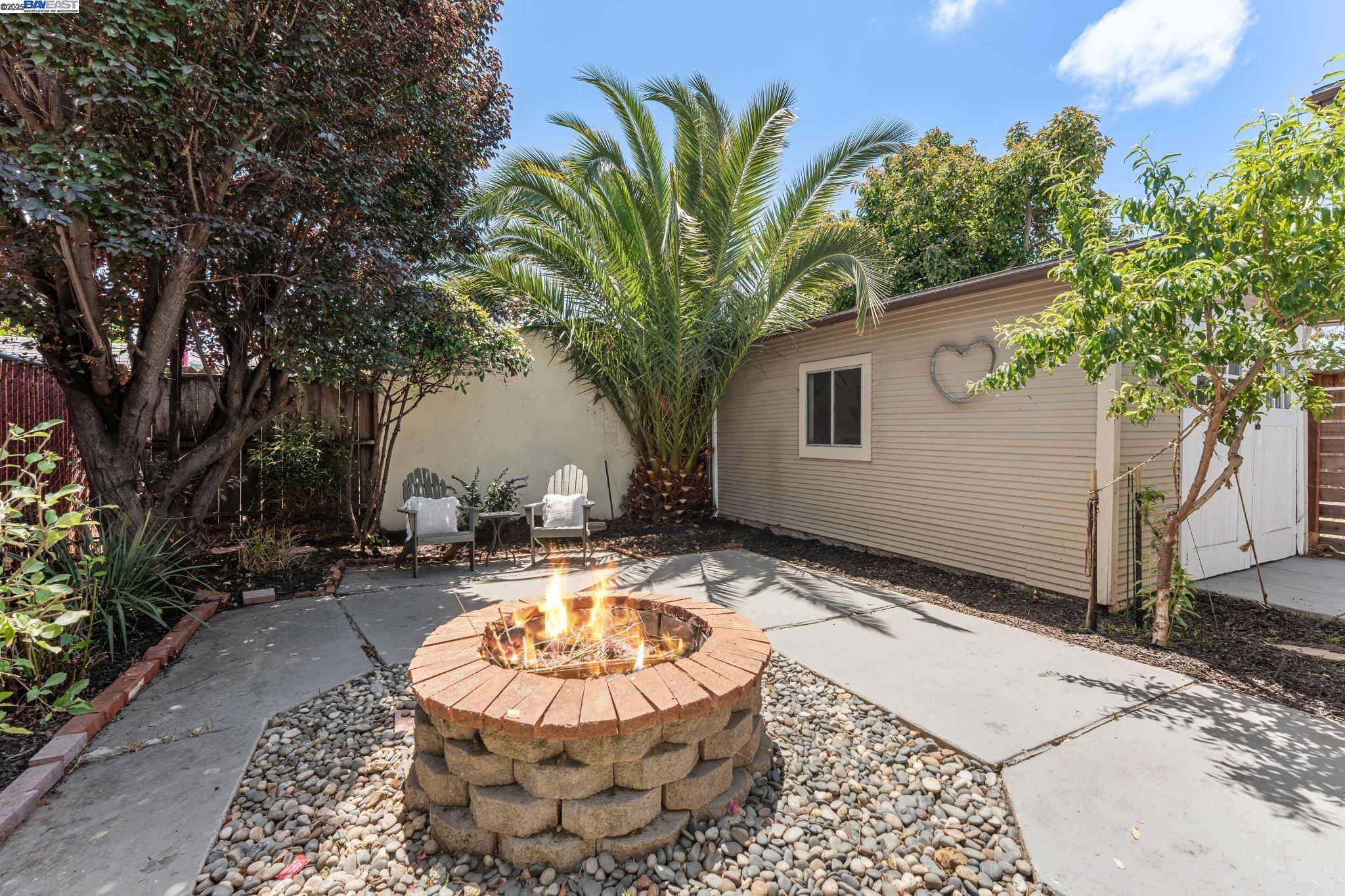 2512 67th Ave, Oakland, California 94605, 2 Bedrooms Bedrooms, 4 Rooms Rooms,1 BathroomBathrooms,Residential,For Sale,2512 67th Ave,41106155