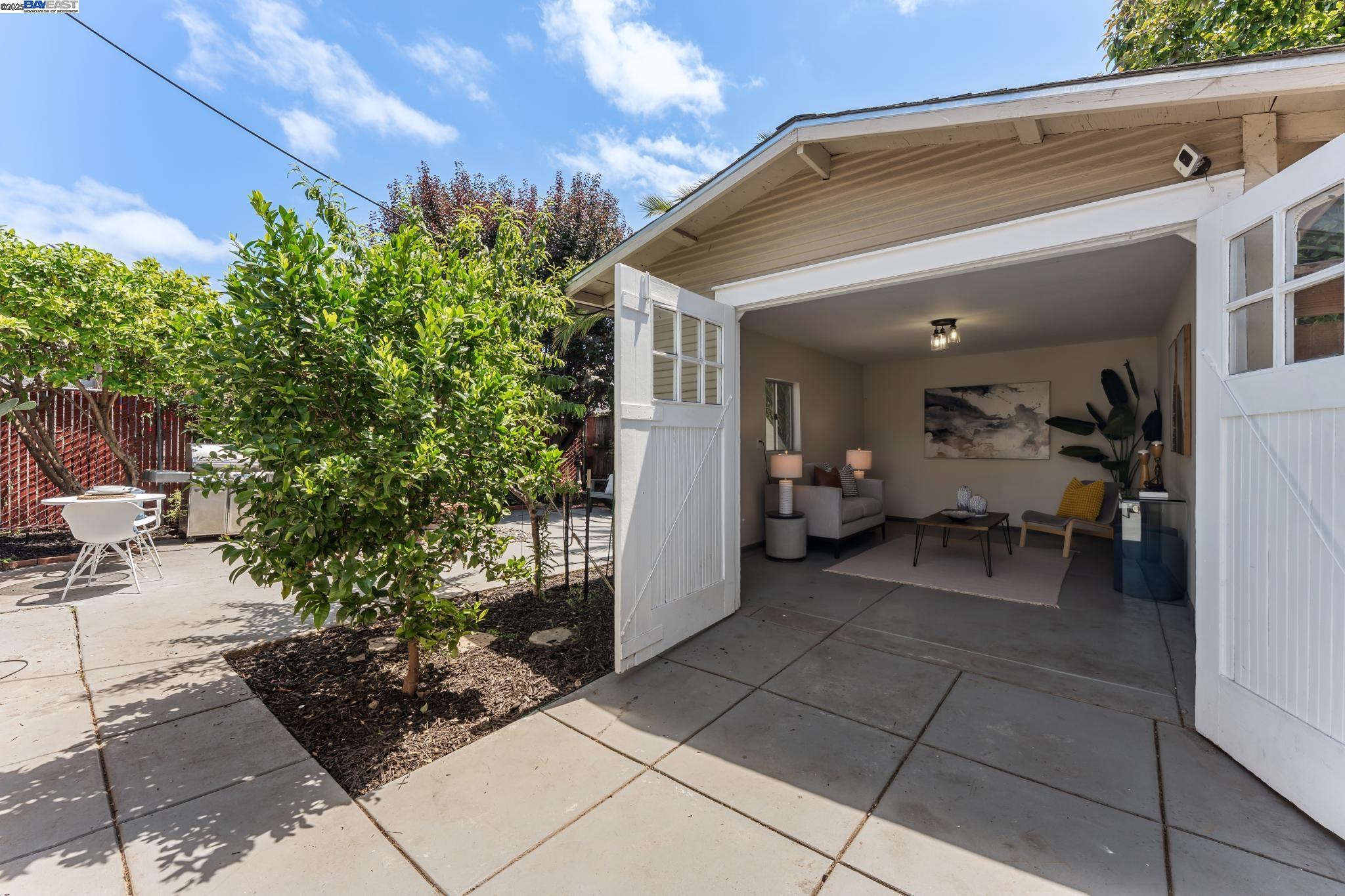2512 67th Ave, Oakland, California 94605, 2 Bedrooms Bedrooms, 4 Rooms Rooms,1 BathroomBathrooms,Residential,For Sale,2512 67th Ave,41106155
