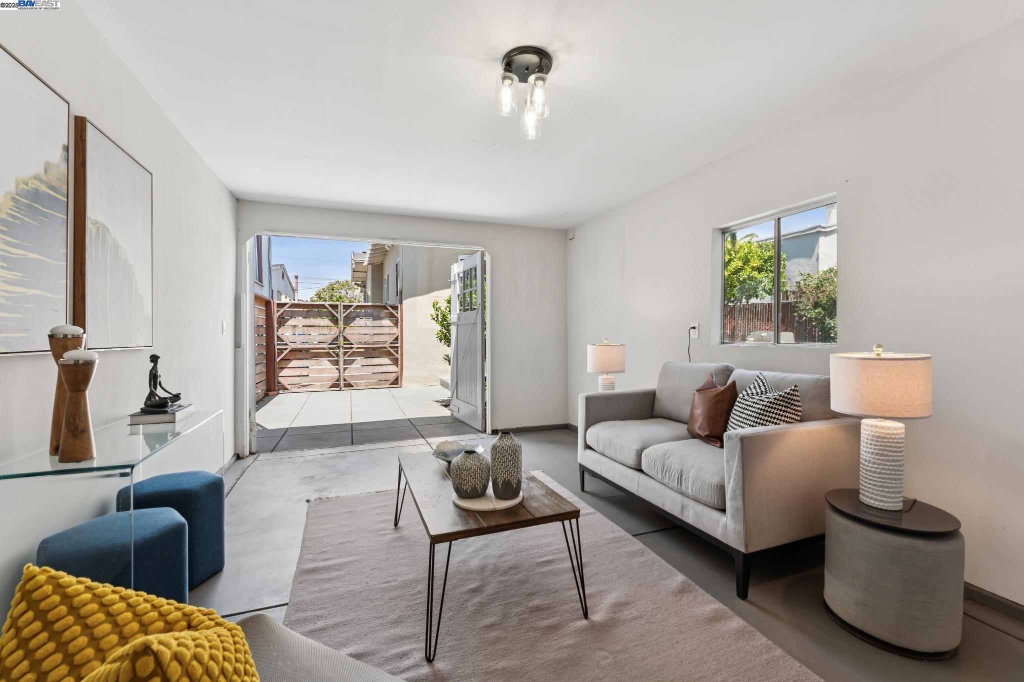 2512 67th Ave, Oakland, California 94605, 2 Bedrooms Bedrooms, 4 Rooms Rooms,1 BathroomBathrooms,Residential,For Sale,2512 67th Ave,41106155