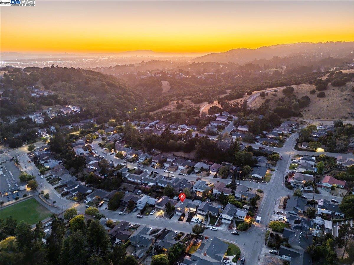 4847 Dunkirk Ave, Oakland, California 94605, 4 Bedrooms Bedrooms, 7 Rooms Rooms,2 BathroomsBathrooms,Residential,For Sale,4847 Dunkirk Ave,41106156