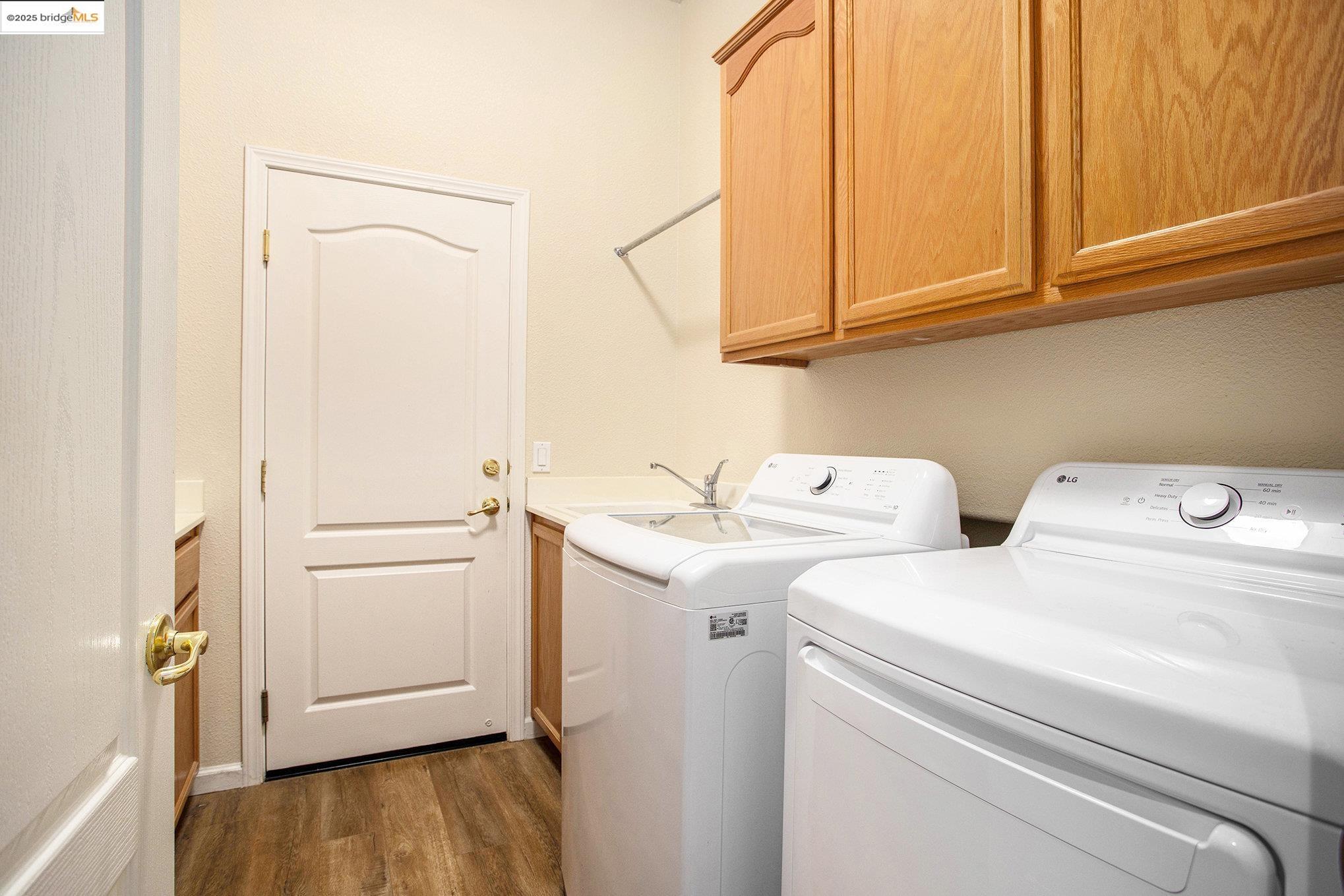 1283 St Edmunds Way, Brentwood, California 94513, 2 Bedrooms Bedrooms, 8 Rooms Rooms,2 BathroomsBathrooms,Residential,For Sale,1283 St Edmunds Way,41106157