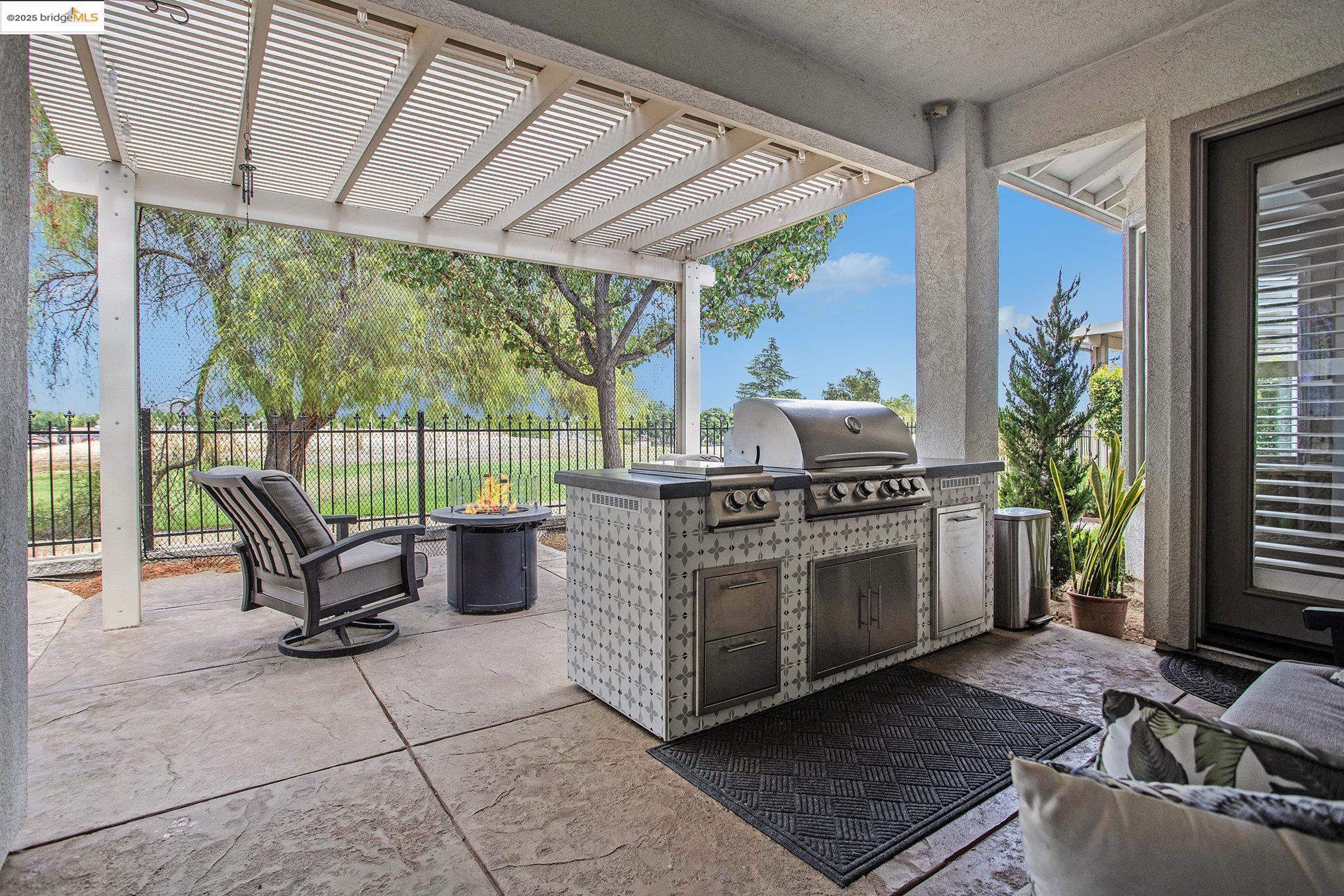 1283 St Edmunds Way, Brentwood, California 94513, 2 Bedrooms Bedrooms, 8 Rooms Rooms,2 BathroomsBathrooms,Residential,For Sale,1283 St Edmunds Way,41106157
