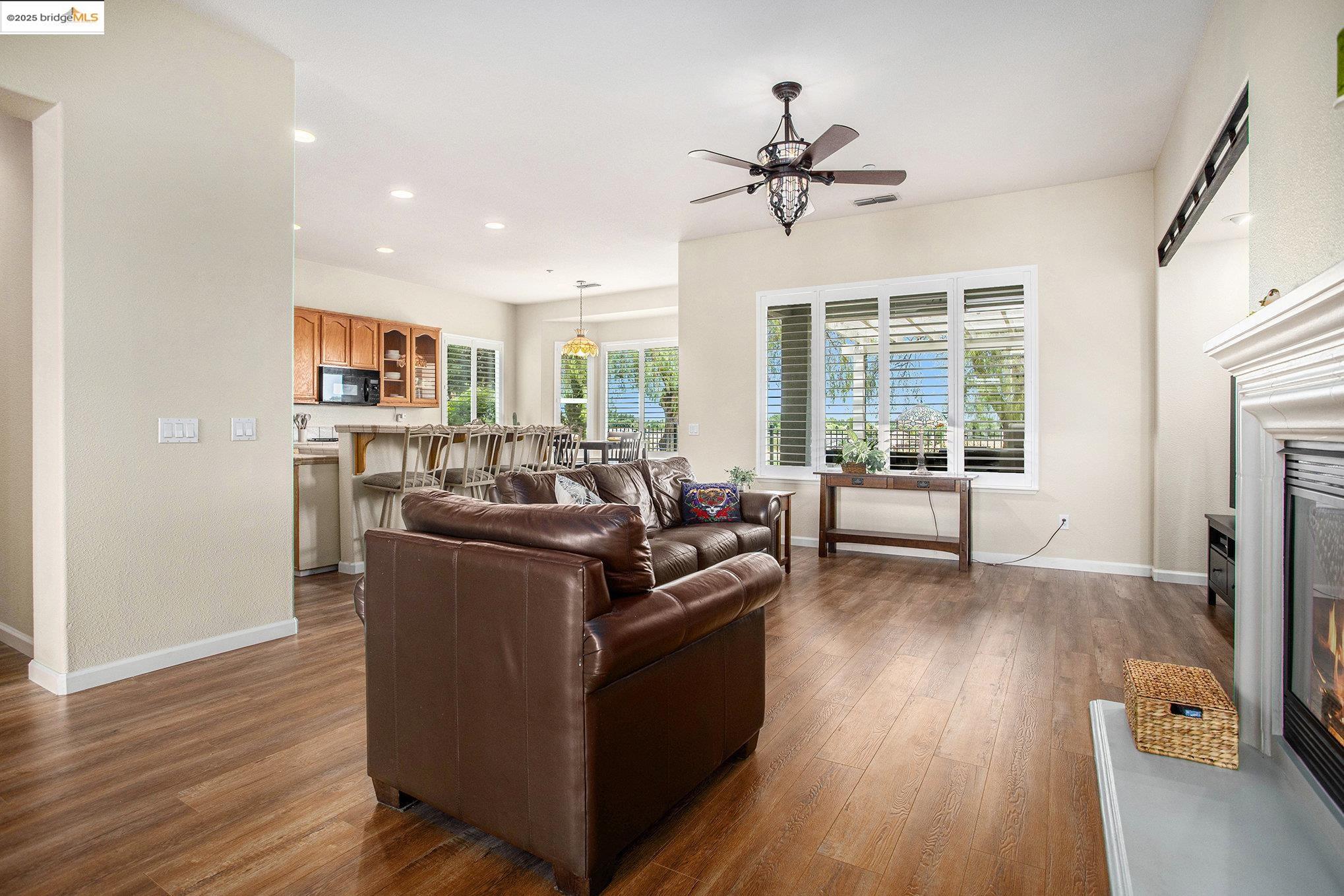 1283 St Edmunds Way, Brentwood, California 94513, 2 Bedrooms Bedrooms, 8 Rooms Rooms,2 BathroomsBathrooms,Residential,For Sale,1283 St Edmunds Way,41106157