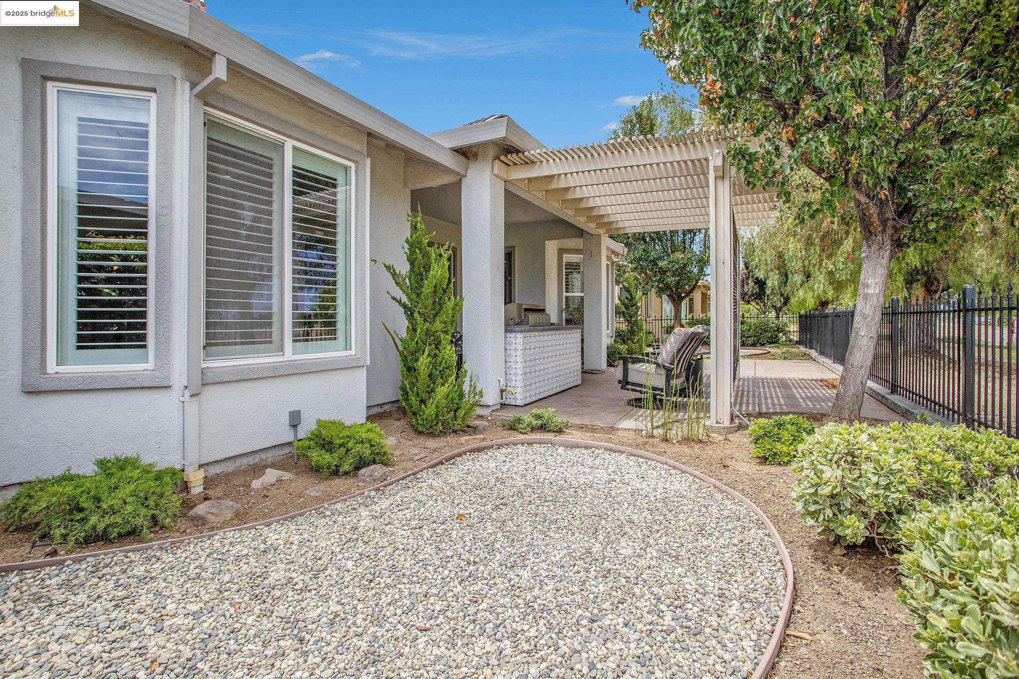 1283 St Edmunds Way, Brentwood, California 94513, 2 Bedrooms Bedrooms, 8 Rooms Rooms,2 BathroomsBathrooms,Residential,For Sale,1283 St Edmunds Way,41106157