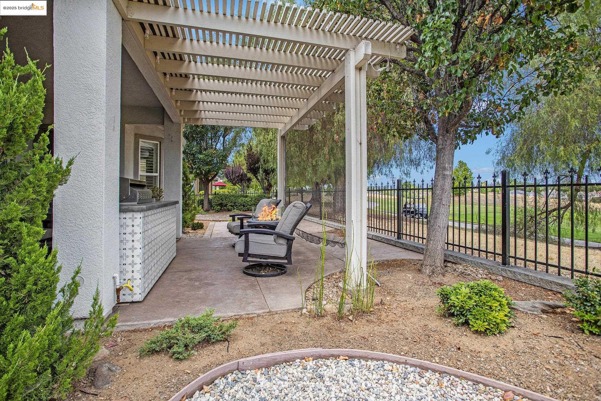 1283 St Edmunds Way, Brentwood, California 94513, 2 Bedrooms Bedrooms, 8 Rooms Rooms,2 BathroomsBathrooms,Residential,For Sale,1283 St Edmunds Way,41106157