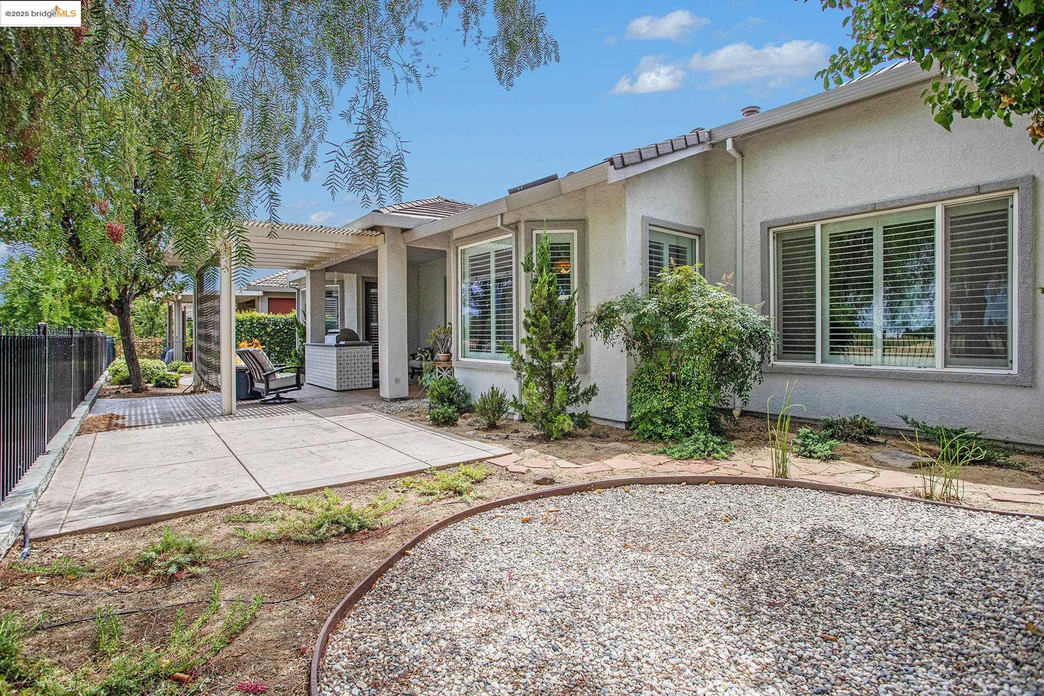 1283 St Edmunds Way, Brentwood, California 94513, 2 Bedrooms Bedrooms, 8 Rooms Rooms,2 BathroomsBathrooms,Residential,For Sale,1283 St Edmunds Way,41106157