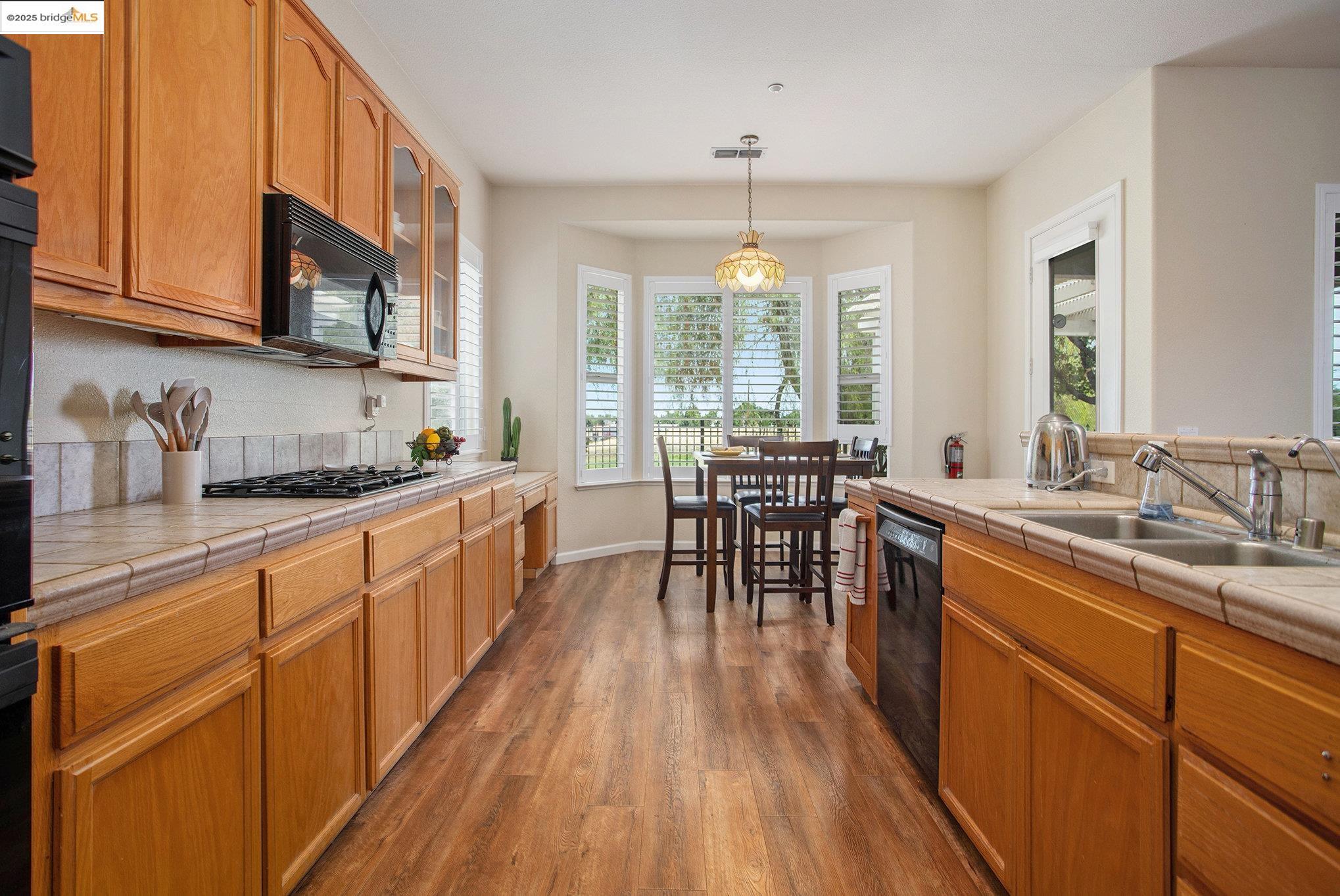 1283 St Edmunds Way, Brentwood, California 94513, 2 Bedrooms Bedrooms, 8 Rooms Rooms,2 BathroomsBathrooms,Residential,For Sale,1283 St Edmunds Way,41106157