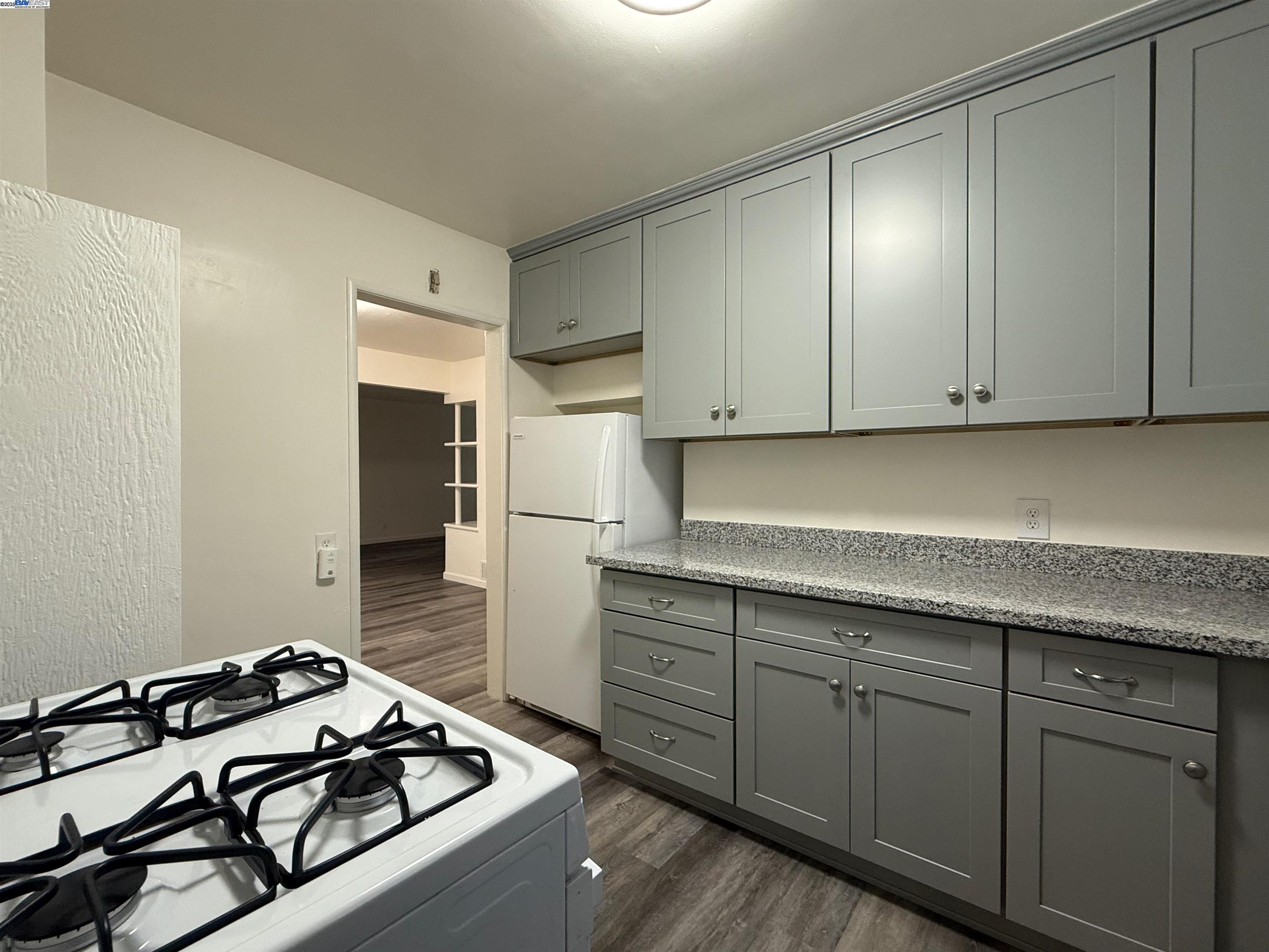 520 Bancroft Ave # 1, San Leandro, California 94577, 2 Bedrooms Bedrooms, 6 Rooms Rooms,1 BathroomBathrooms,Residential Lease,For Rent,520 Bancroft Ave # 1,41106159