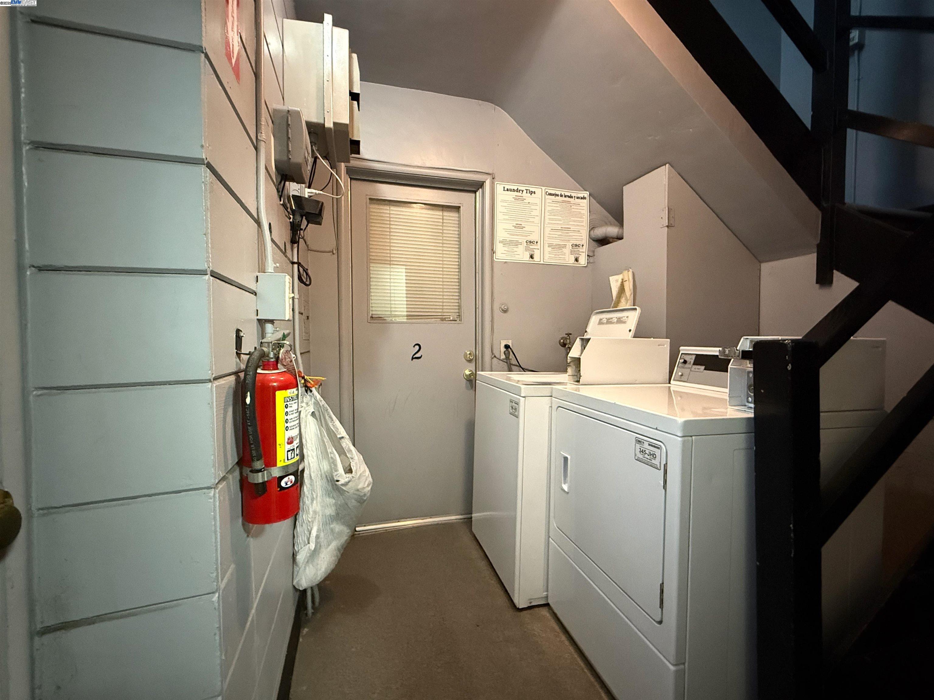 520 Bancroft Ave # 1, San Leandro, California 94577, 2 Bedrooms Bedrooms, 6 Rooms Rooms,1 BathroomBathrooms,Residential Lease,For Rent,520 Bancroft Ave # 1,41106159