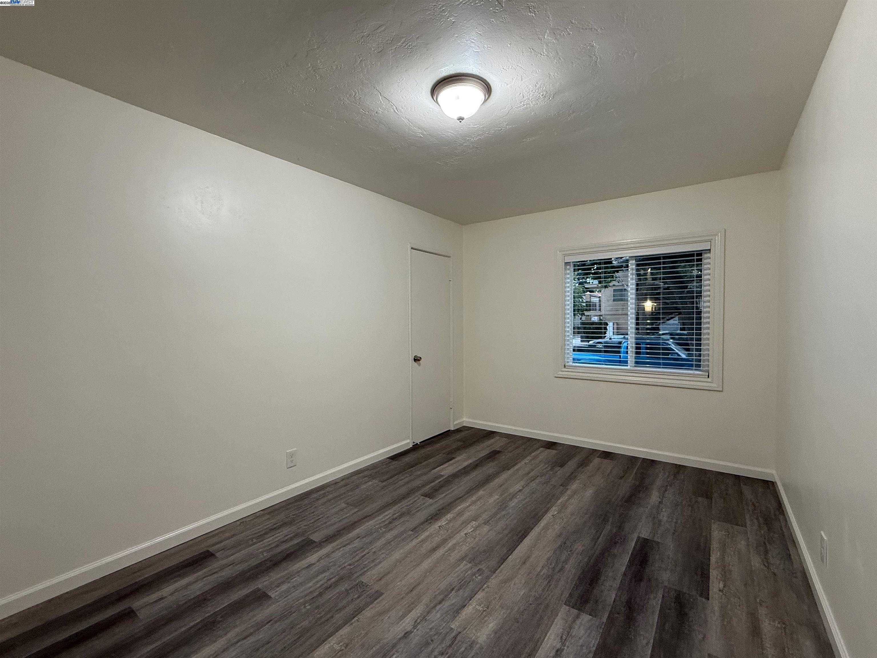 520 Bancroft Ave # 1, San Leandro, California 94577, 2 Bedrooms Bedrooms, 6 Rooms Rooms,1 BathroomBathrooms,Residential Lease,For Rent,520 Bancroft Ave # 1,41106159