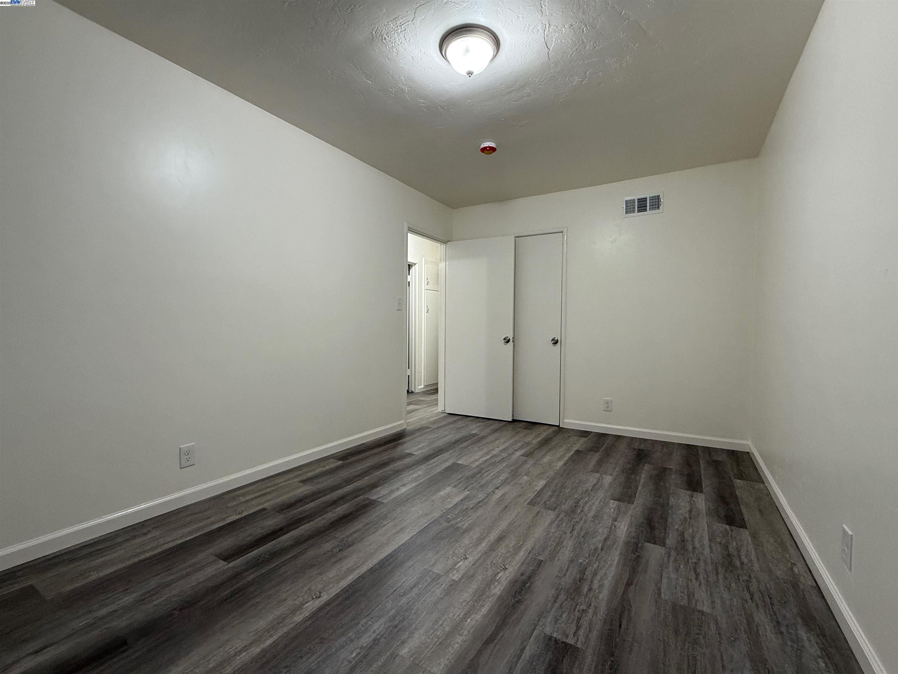 520 Bancroft Ave # 1, San Leandro, California 94577, 2 Bedrooms Bedrooms, 6 Rooms Rooms,1 BathroomBathrooms,Residential Lease,For Rent,520 Bancroft Ave # 1,41106159