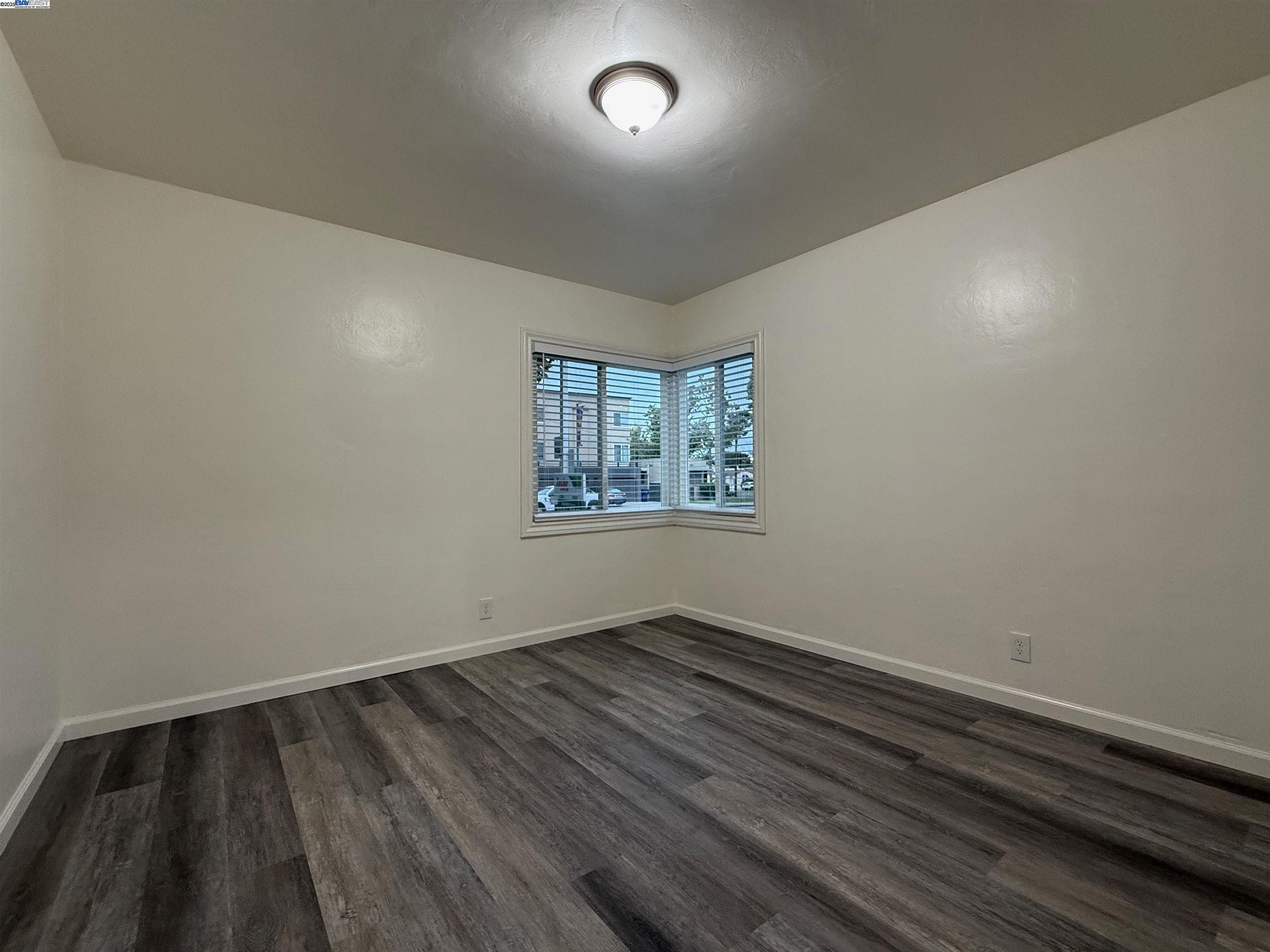 520 Bancroft Ave # 1, San Leandro, California 94577, 2 Bedrooms Bedrooms, 6 Rooms Rooms,1 BathroomBathrooms,Residential Lease,For Rent,520 Bancroft Ave # 1,41106159