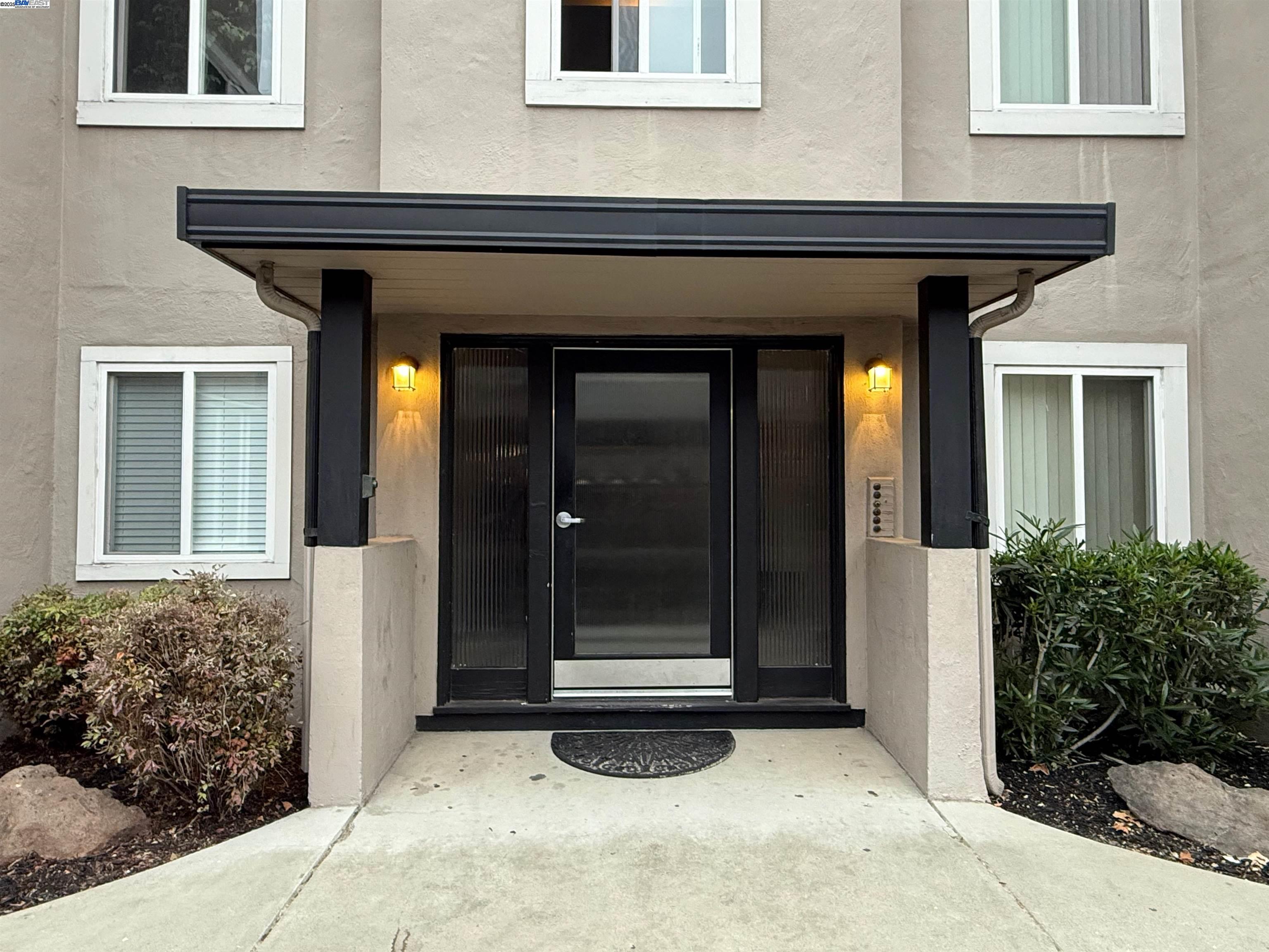 520 Bancroft Ave # 1, San Leandro, California 94577, 2 Bedrooms Bedrooms, 6 Rooms Rooms,1 BathroomBathrooms,Residential Lease,For Rent,520 Bancroft Ave # 1,41106159