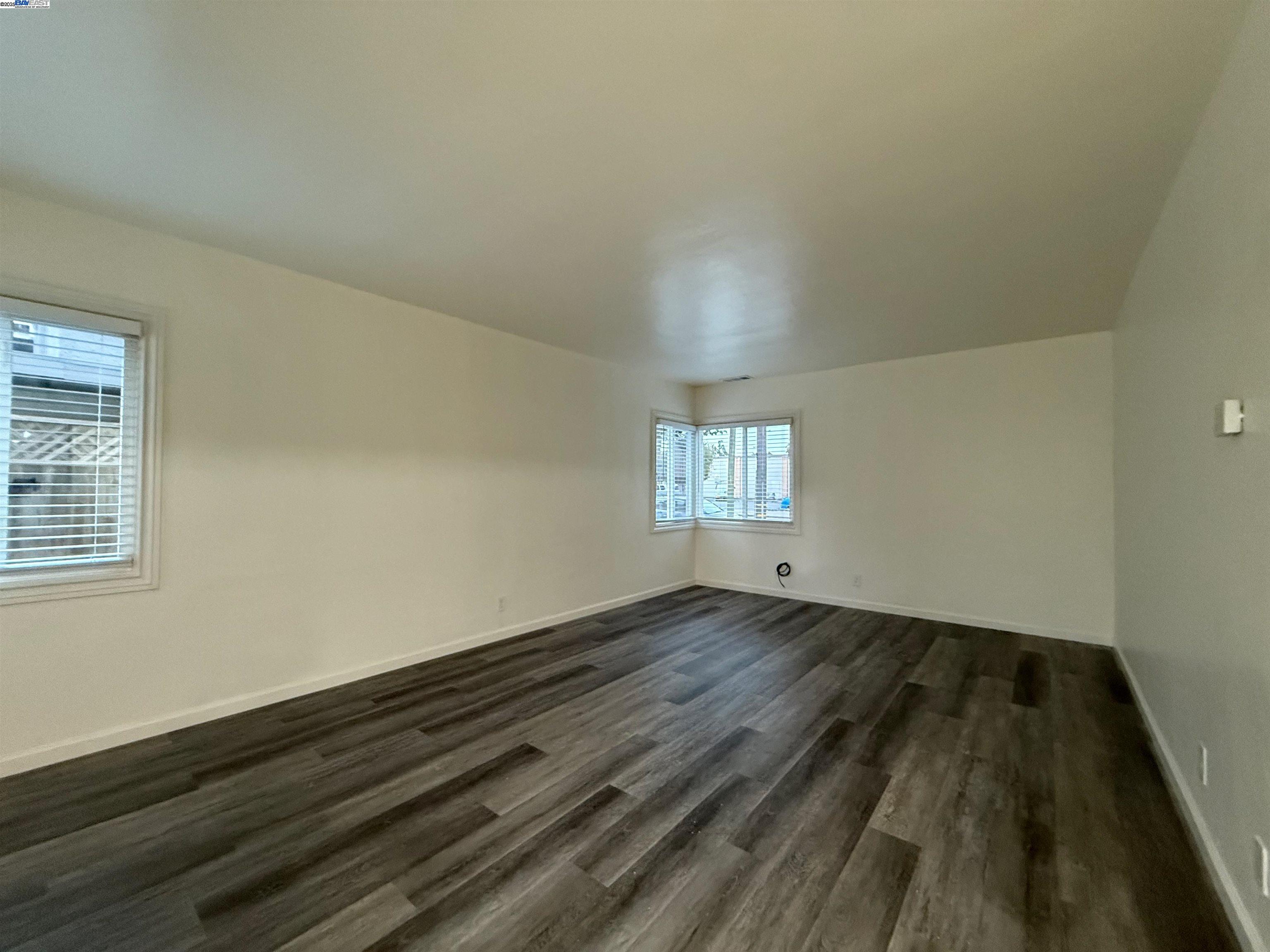 520 Bancroft Ave # 1, San Leandro, California 94577, 2 Bedrooms Bedrooms, 6 Rooms Rooms,1 BathroomBathrooms,Residential Lease,For Rent,520 Bancroft Ave # 1,41106159