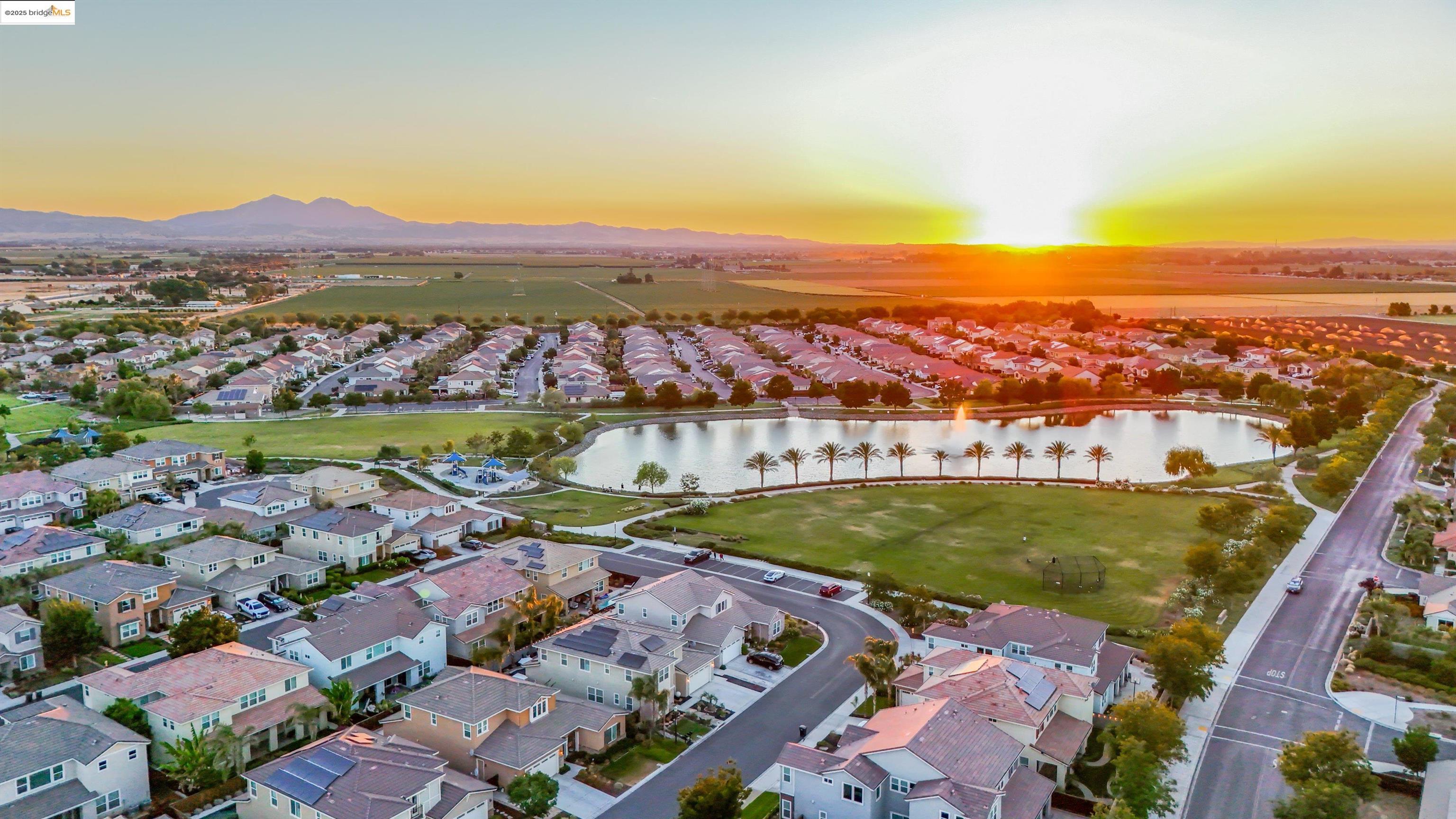 542 Harbor Cove Cir, Discovery Bay, California 94505, 4 Bedrooms Bedrooms, 11 Rooms Rooms,3 BathroomsBathrooms,Residential,For Sale,542 Harbor Cove Cir,41106160
