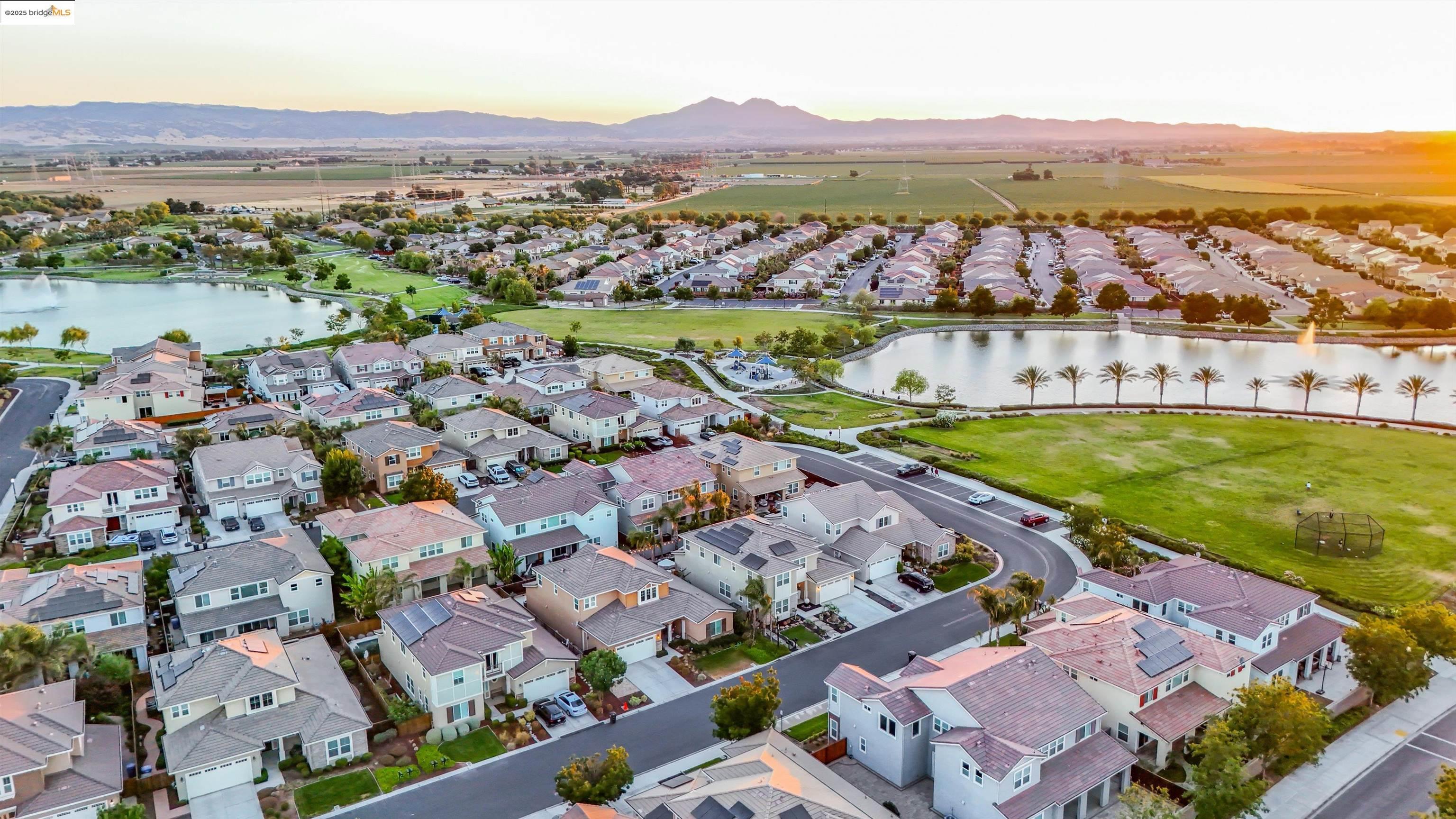 542 Harbor Cove Cir, Discovery Bay, California 94505, 4 Bedrooms Bedrooms, 11 Rooms Rooms,3 BathroomsBathrooms,Residential,For Sale,542 Harbor Cove Cir,41106160