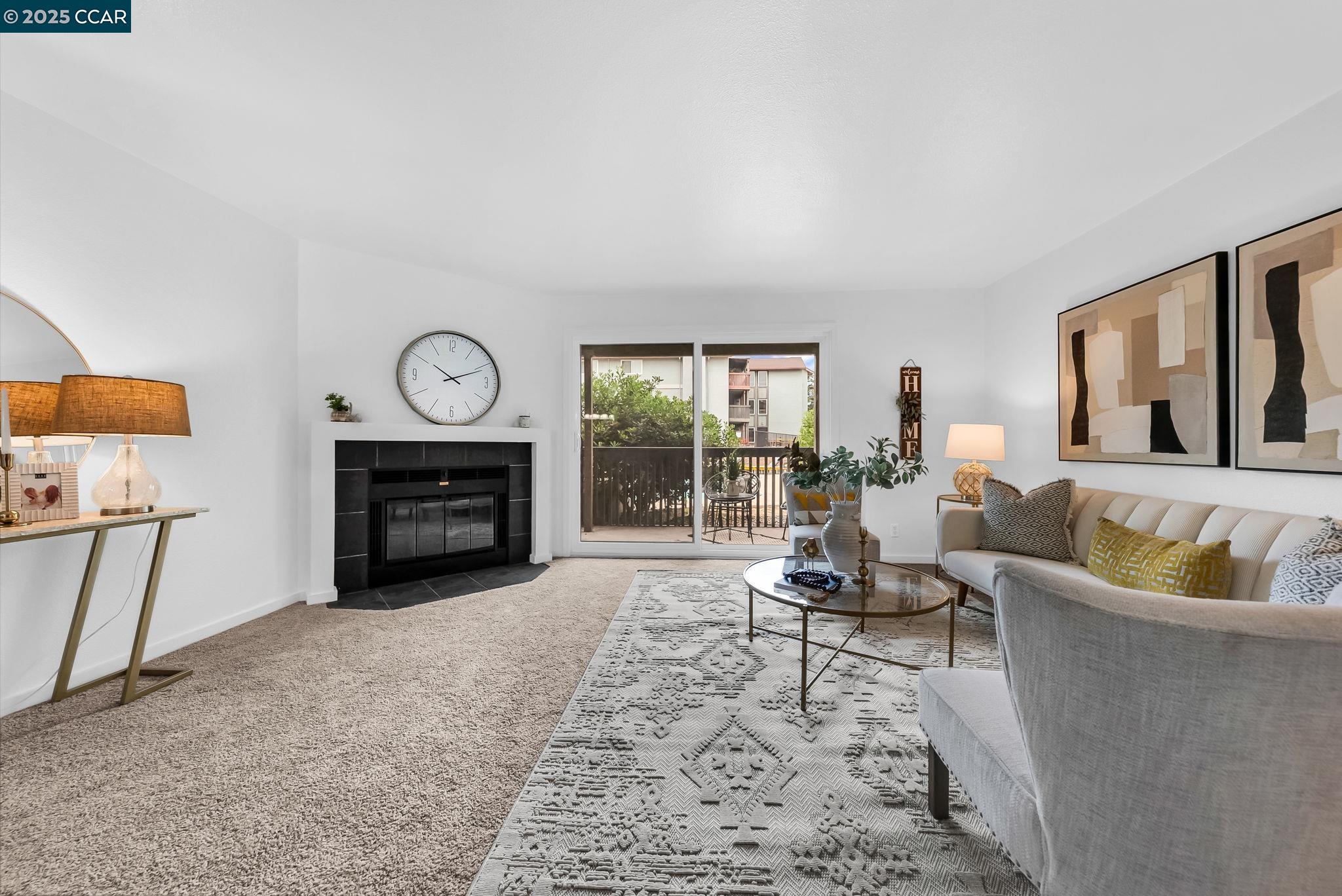 1318 B Street #105, Hayward, California 94541, 2 Bedrooms Bedrooms, 6 Rooms Rooms,1 BathroomBathrooms,Residential,For Sale,1318 B Street #105,41106166