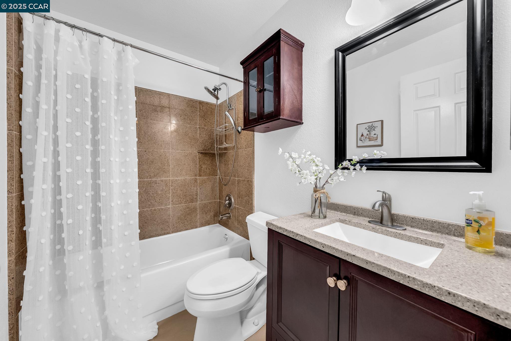 1318 B Street #105, Hayward, California 94541, 2 Bedrooms Bedrooms, 6 Rooms Rooms,1 BathroomBathrooms,Residential,For Sale,1318 B Street #105,41106166