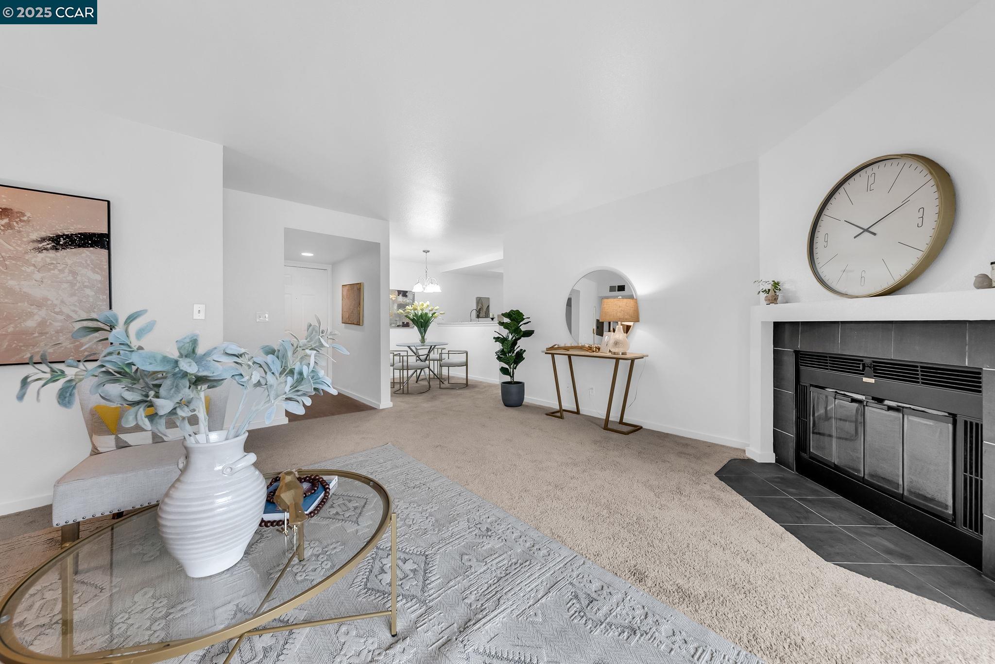 1318 B Street #105, Hayward, California 94541, 2 Bedrooms Bedrooms, 6 Rooms Rooms,1 BathroomBathrooms,Residential,For Sale,1318 B Street #105,41106166