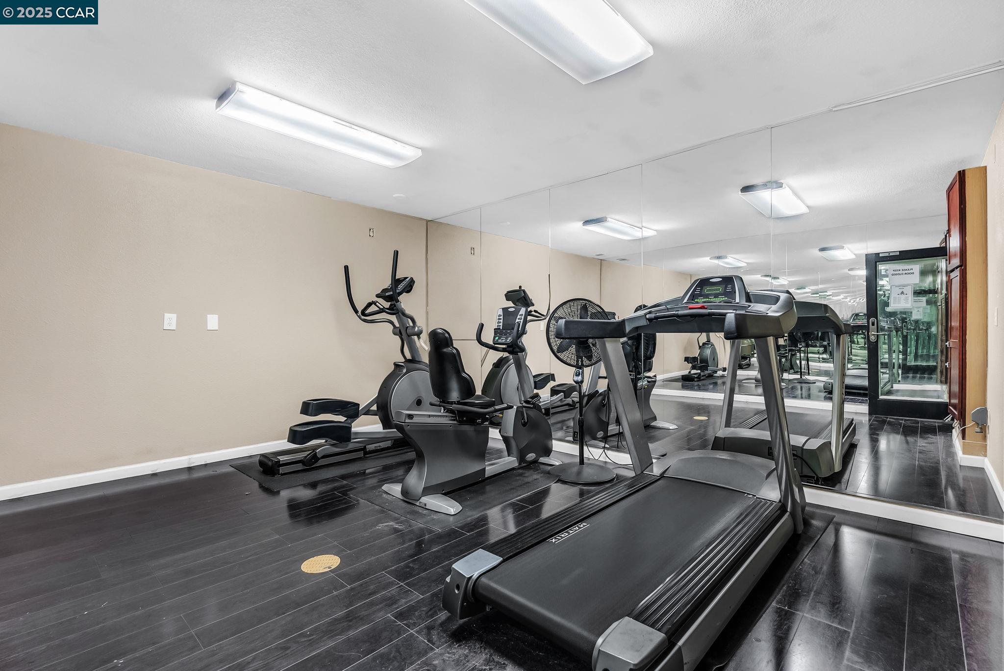 1318 B Street #105, Hayward, California 94541, 2 Bedrooms Bedrooms, 6 Rooms Rooms,1 BathroomBathrooms,Residential,For Sale,1318 B Street #105,41106166