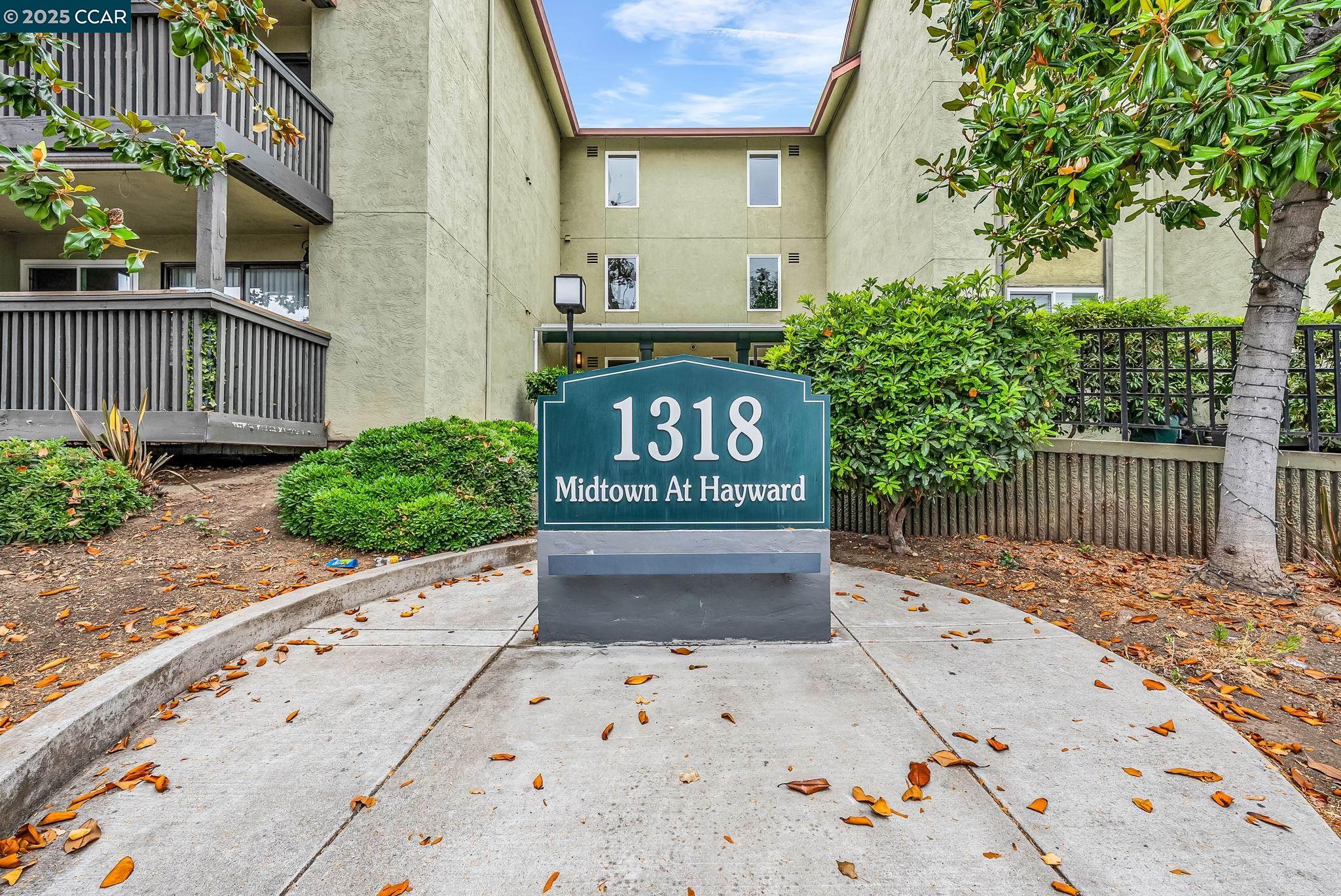 1318 B Street #105, Hayward, California 94541, 2 Bedrooms Bedrooms, 6 Rooms Rooms,1 BathroomBathrooms,Residential,For Sale,1318 B Street #105,41106166