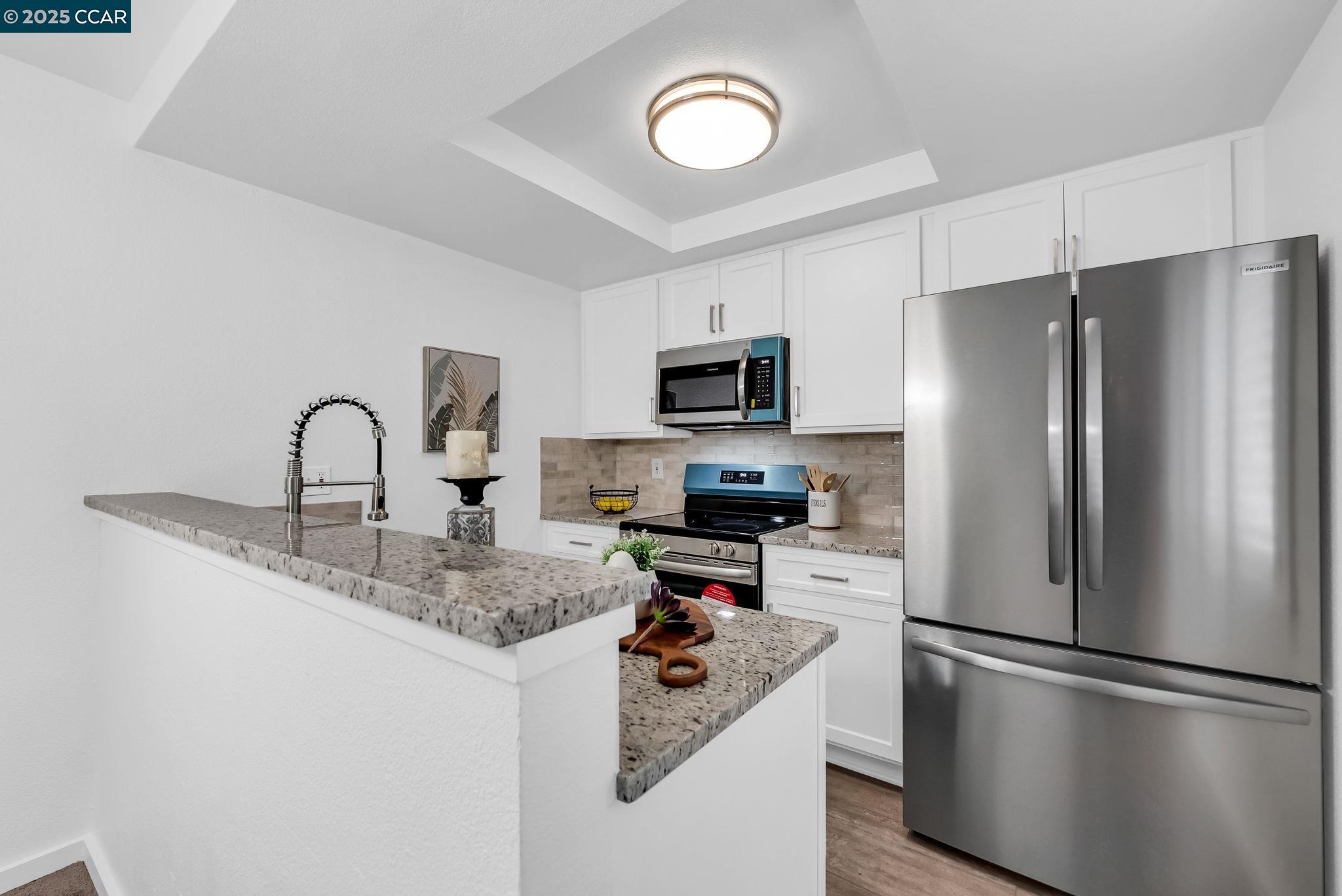 1318 B Street #105, Hayward, California 94541, 2 Bedrooms Bedrooms, 6 Rooms Rooms,1 BathroomBathrooms,Residential,For Sale,1318 B Street #105,41106166
