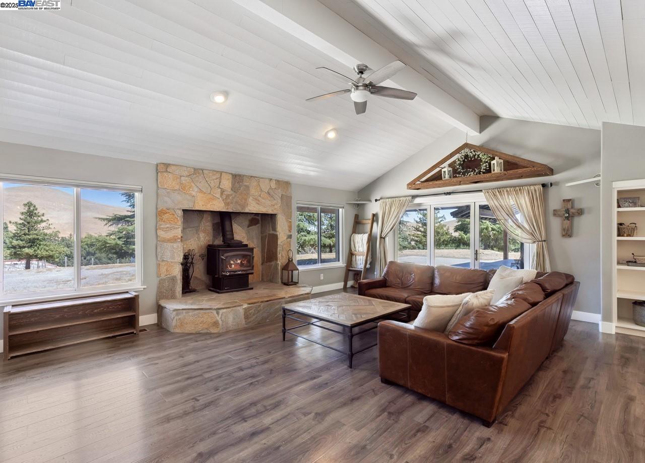8191 Highland Rd, Livermore, California 94551, 3 Bedrooms Bedrooms, 8 Rooms Rooms,3 BathroomsBathrooms,Residential,For Sale,8191 Highland Rd,41106169
