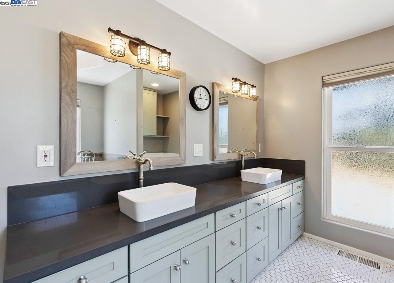 8191 Highland Rd, Livermore, California 94551, 3 Bedrooms Bedrooms, 8 Rooms Rooms,3 BathroomsBathrooms,Residential,For Sale,8191 Highland Rd,41106169