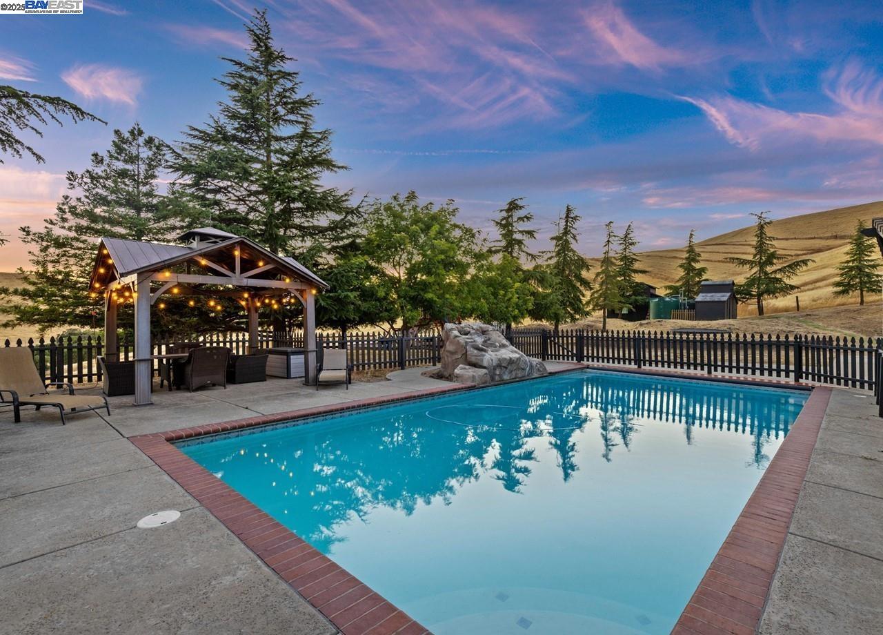 8191 Highland Rd, Livermore, California 94551, 3 Bedrooms Bedrooms, 8 Rooms Rooms,3 BathroomsBathrooms,Residential,For Sale,8191 Highland Rd,41106169