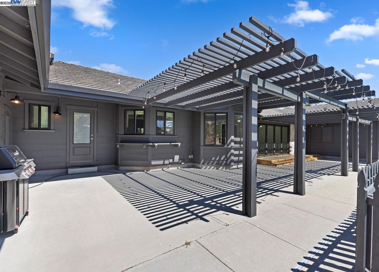 8191 Highland Rd, Livermore, California 94551, 3 Bedrooms Bedrooms, 8 Rooms Rooms,3 BathroomsBathrooms,Residential,For Sale,8191 Highland Rd,41106169