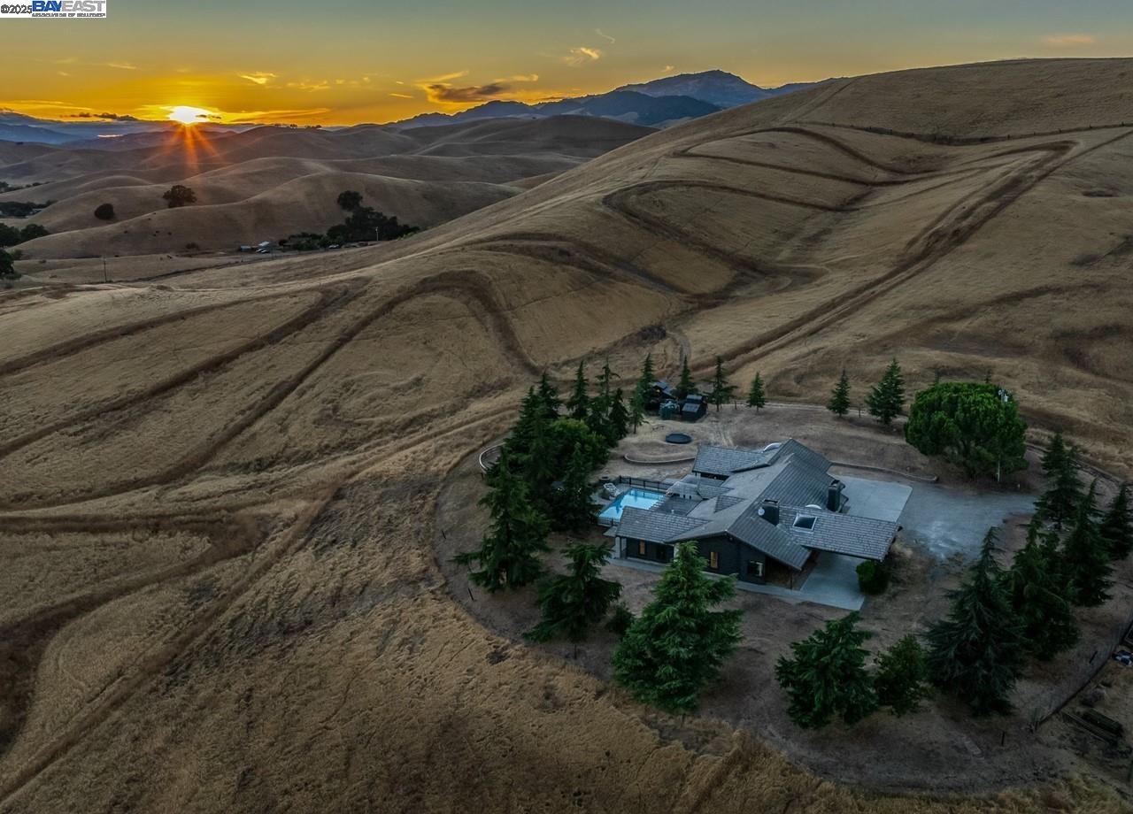 8191 Highland Rd, Livermore, California 94551, 3 Bedrooms Bedrooms, 8 Rooms Rooms,3 BathroomsBathrooms,Residential,For Sale,8191 Highland Rd,41106169