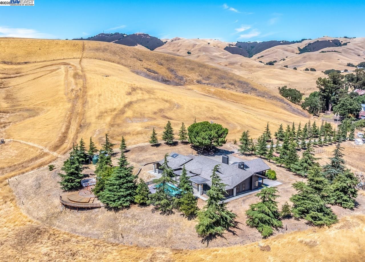 8191 Highland Rd, Livermore, California 94551, 3 Bedrooms Bedrooms, 8 Rooms Rooms,3 BathroomsBathrooms,Residential,For Sale,8191 Highland Rd,41106169