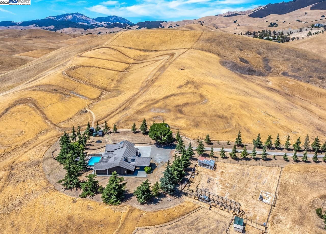 8191 Highland Rd, Livermore, California 94551, 3 Bedrooms Bedrooms, 8 Rooms Rooms,3 BathroomsBathrooms,Residential,For Sale,8191 Highland Rd,41106169