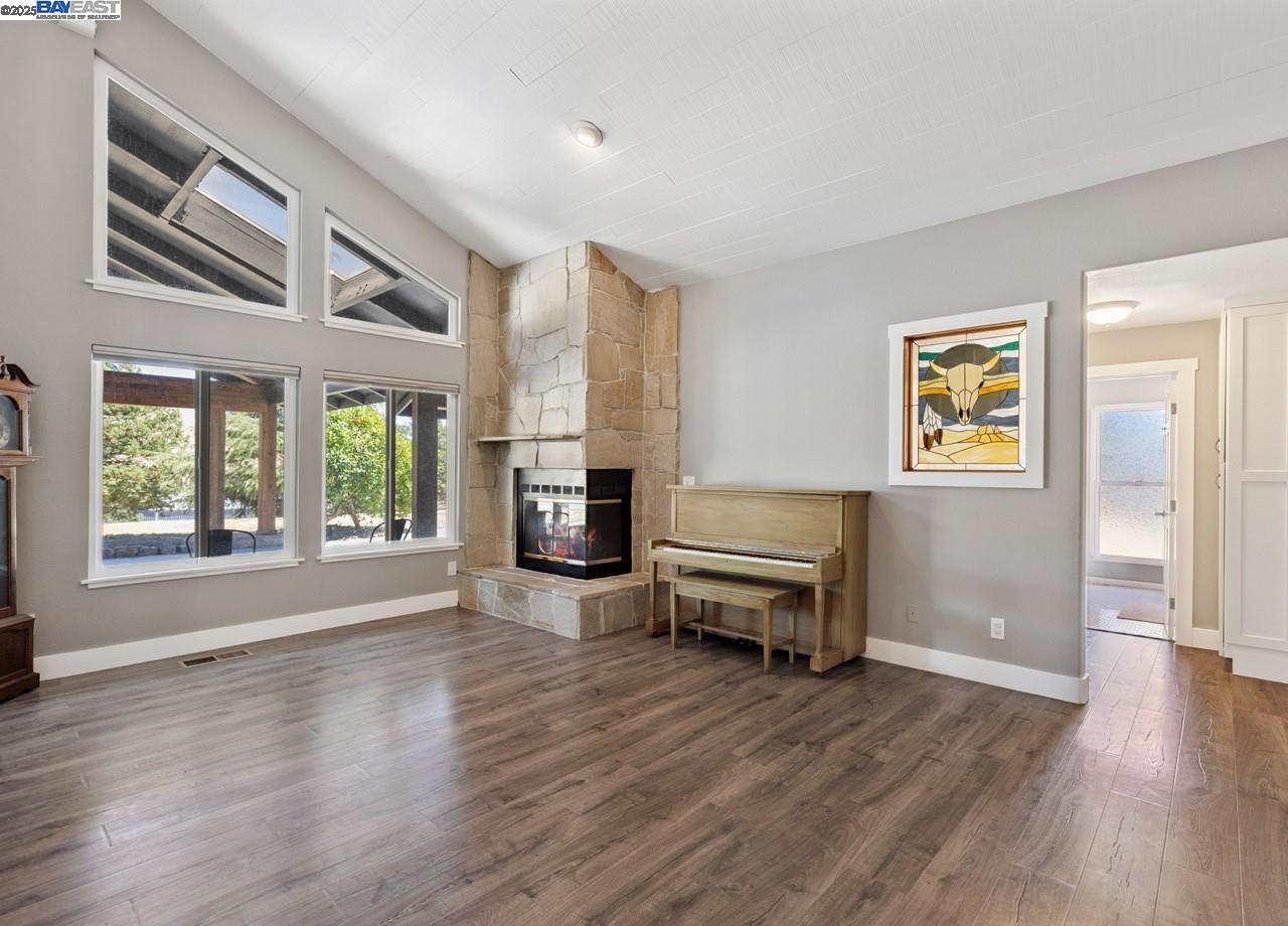 8191 Highland Rd, Livermore, California 94551, 3 Bedrooms Bedrooms, 8 Rooms Rooms,3 BathroomsBathrooms,Residential,For Sale,8191 Highland Rd,41106169