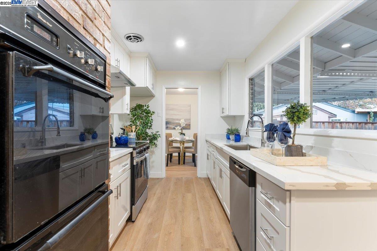 565 Lagunitas Ln, Hayward, California 94544, 3 Bedrooms Bedrooms, 5 Rooms Rooms,2 BathroomsBathrooms,Residential,For Sale,565 Lagunitas Ln,41106171