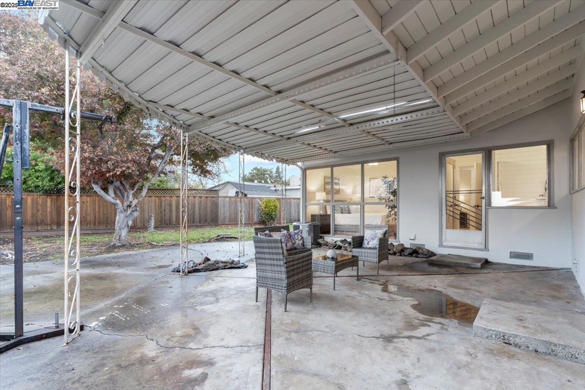 565 Lagunitas Ln, Hayward, California 94544, 3 Bedrooms Bedrooms, 5 Rooms Rooms,2 BathroomsBathrooms,Residential,For Sale,565 Lagunitas Ln,41106171
