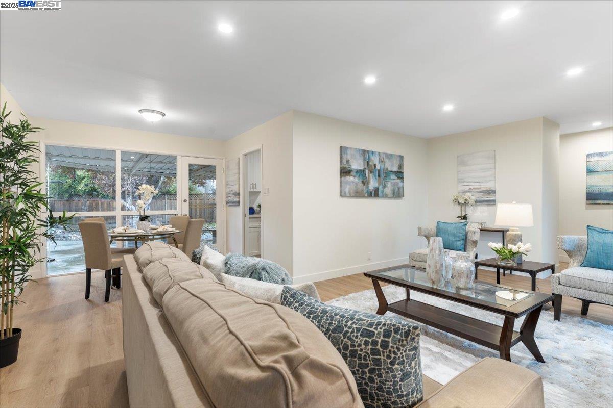 565 Lagunitas Ln, Hayward, California 94544, 3 Bedrooms Bedrooms, 5 Rooms Rooms,2 BathroomsBathrooms,Residential,For Sale,565 Lagunitas Ln,41106171