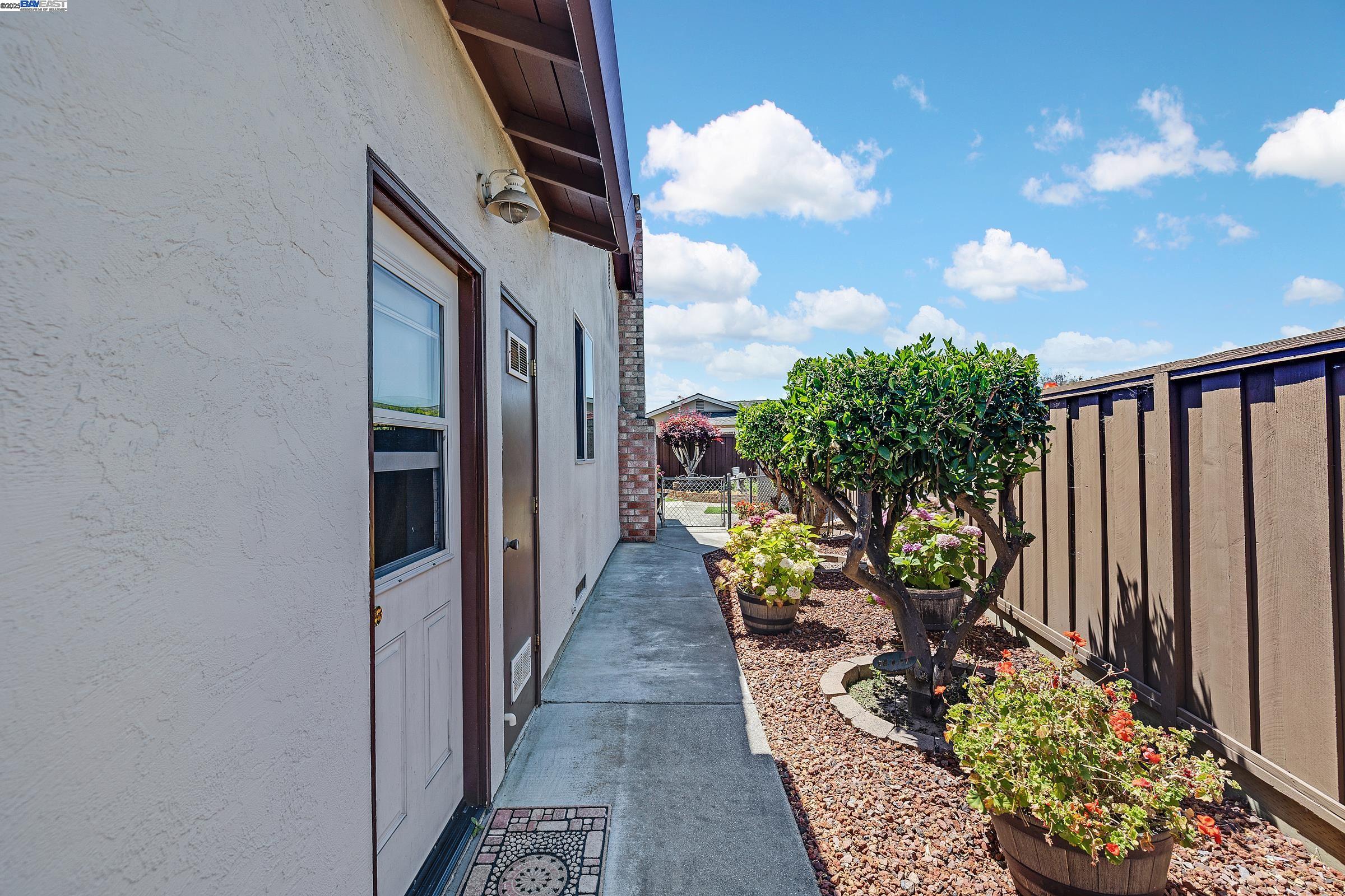 2611 Quail Ct., Union City, California 94587, 3 Bedrooms Bedrooms, 6 Rooms Rooms,2 BathroomsBathrooms,Residential,For Sale,2611 Quail Ct.,41106172