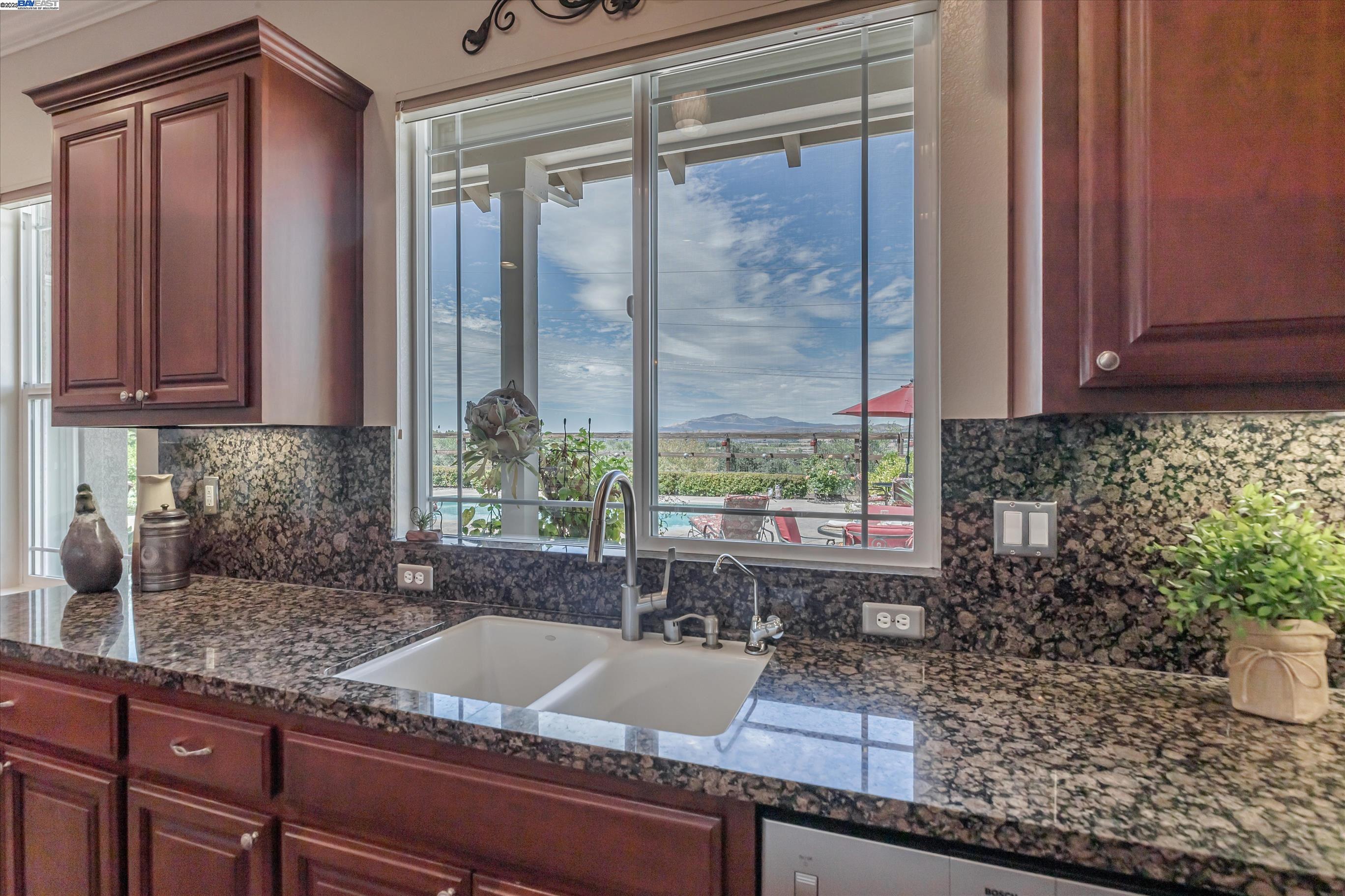 2531 Leona Pl, Pleasanton, California 94566, 5 Bedrooms Bedrooms, 9 Rooms Rooms,3 BathroomsBathrooms,Residential,For Sale,2531 Leona Pl,41106173