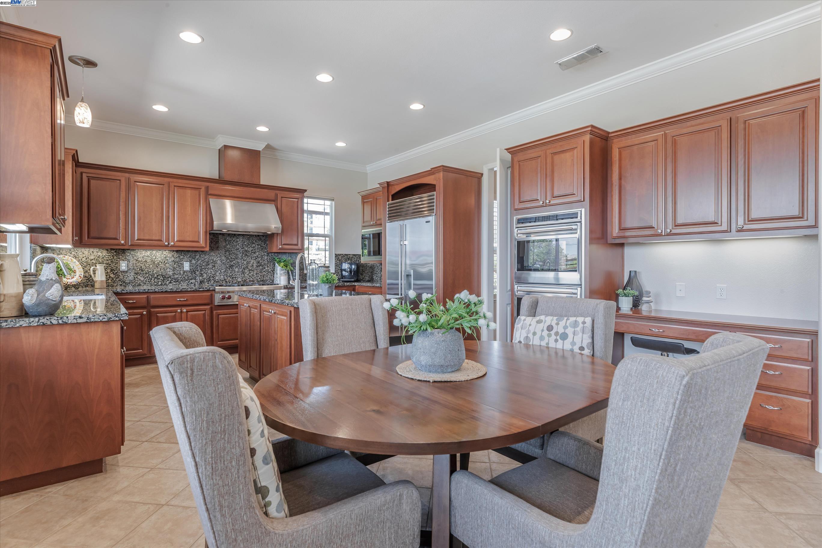 2531 Leona Pl, Pleasanton, California 94566, 5 Bedrooms Bedrooms, 9 Rooms Rooms,3 BathroomsBathrooms,Residential,For Sale,2531 Leona Pl,41106173