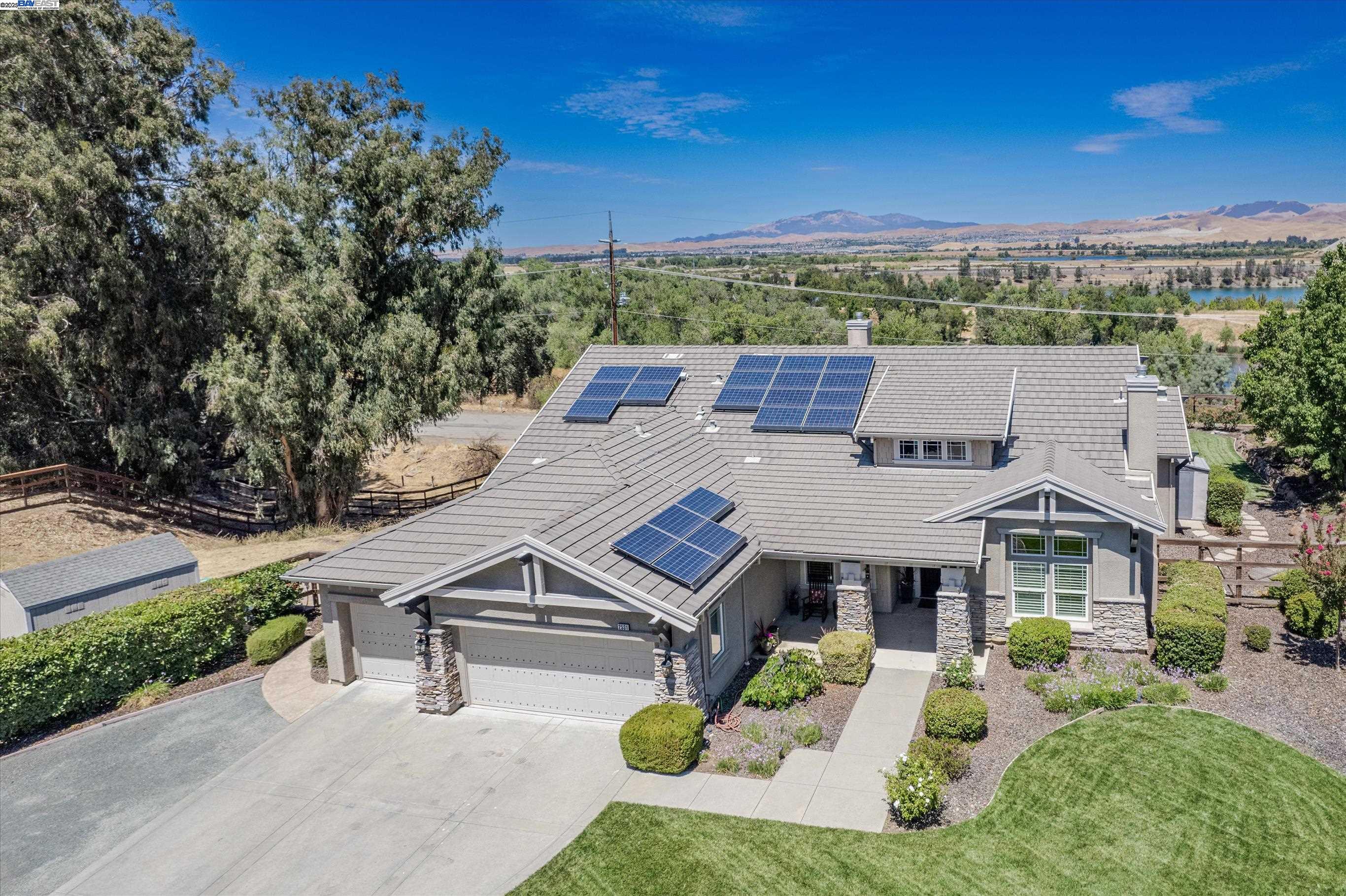 2531 Leona Pl, Pleasanton, California 94566, 5 Bedrooms Bedrooms, 9 Rooms Rooms,3 BathroomsBathrooms,Residential,For Sale,2531 Leona Pl,41106173