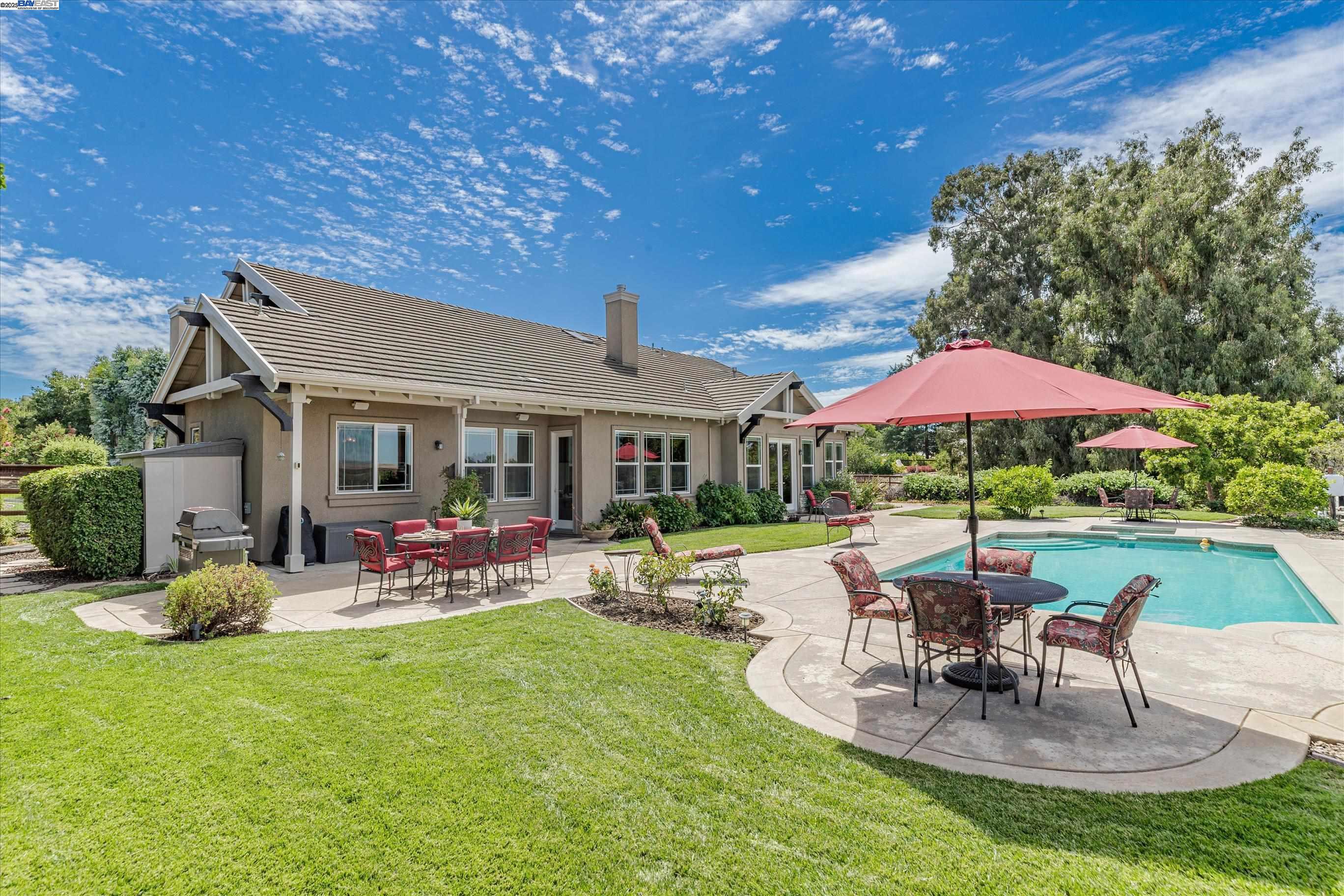 2531 Leona Pl, Pleasanton, California 94566, 5 Bedrooms Bedrooms, 9 Rooms Rooms,3 BathroomsBathrooms,Residential,For Sale,2531 Leona Pl,41106173