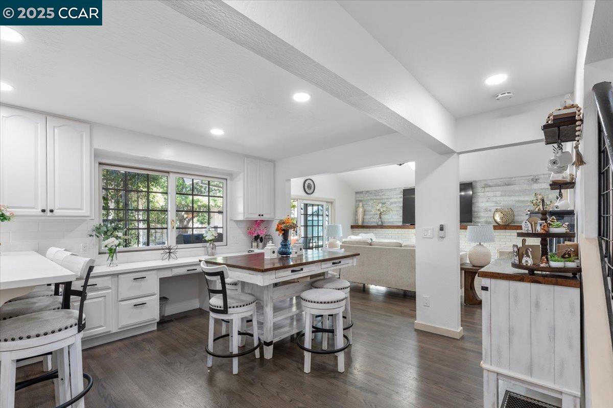 Detail Gallery Image 14 of 60 For 5497 Silver Sage Ct, Concord,  CA 94521 - 4 Beds | 3 Baths