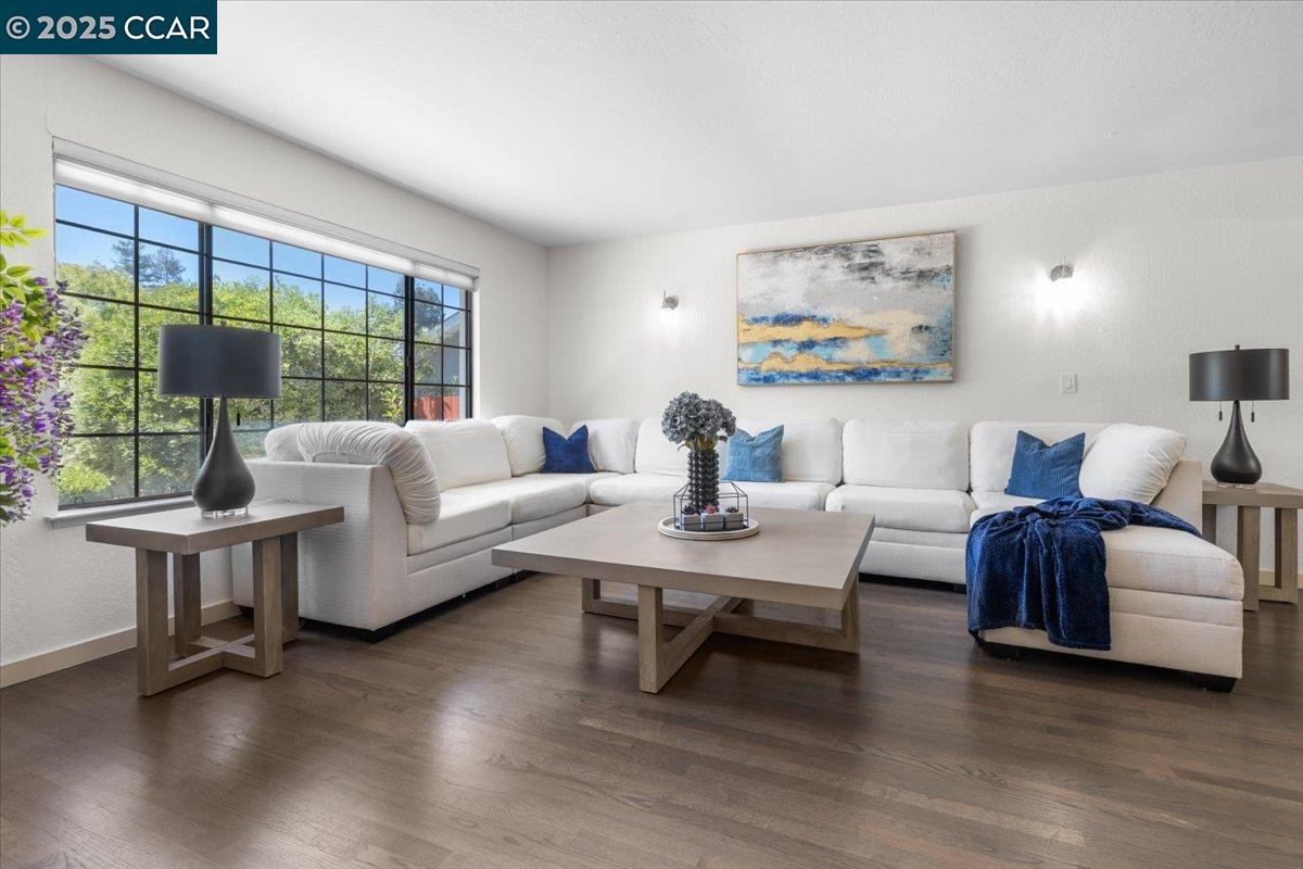 Detail Gallery Image 9 of 60 For 5497 Silver Sage Ct, Concord,  CA 94521 - 4 Beds | 3 Baths
