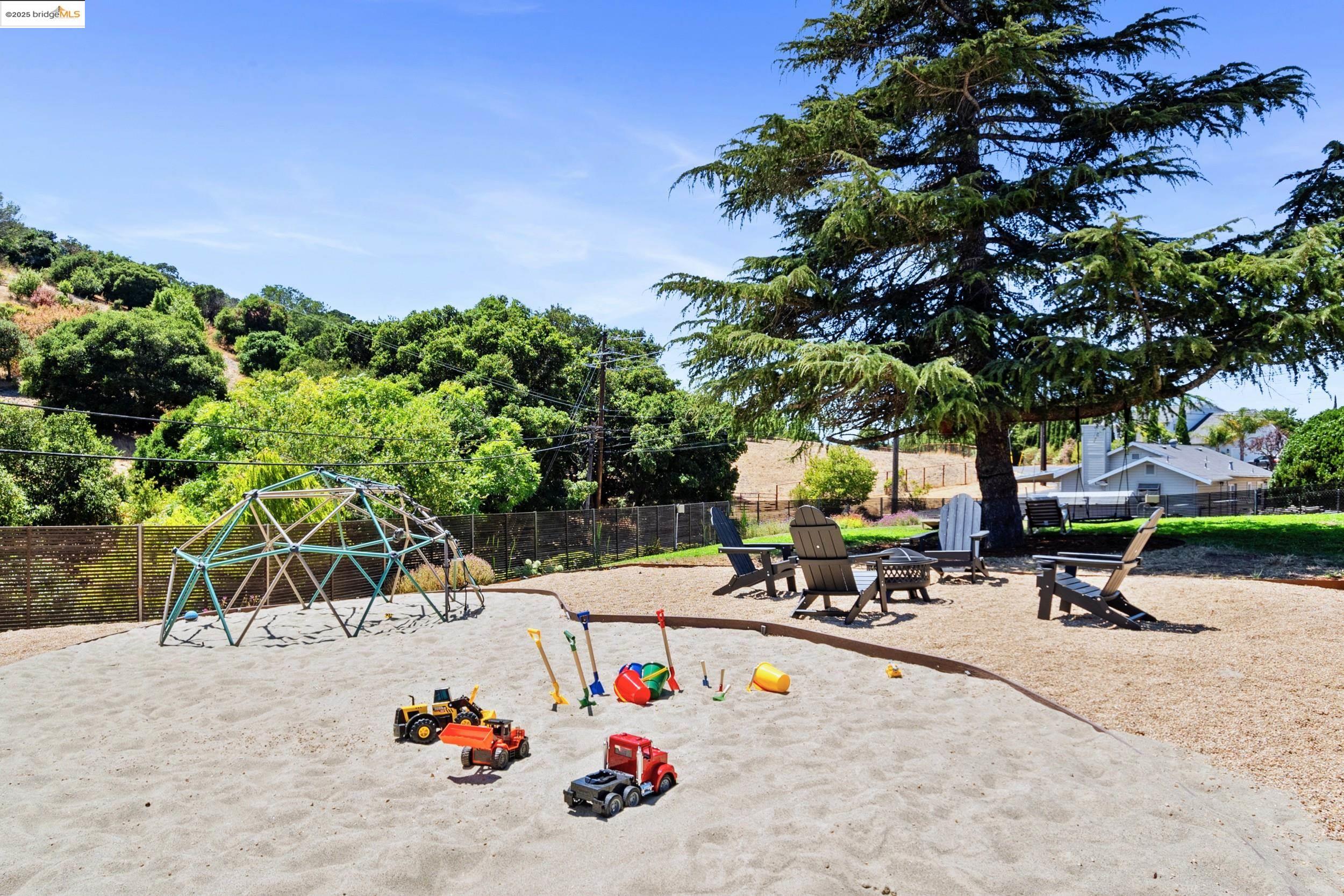 2391 Rancho Rd, El Sobrante, California 94803, 6 Bedrooms Bedrooms, 13 Rooms Rooms,4 BathroomsBathrooms,Residential,For Sale,2391 Rancho Rd,41106177