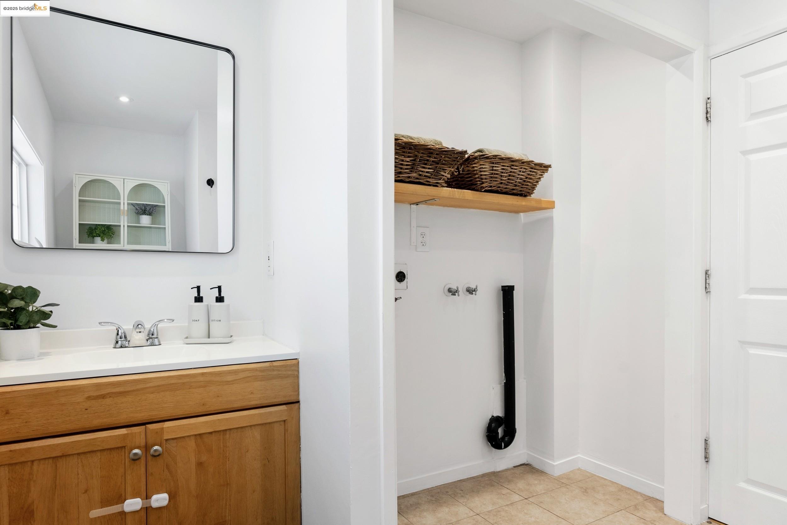 Detail Gallery Image 37 of 43 For 2391 Rancho Rd, El Sobrante,  CA 94803-1138 - 6 Beds | 4 Baths
