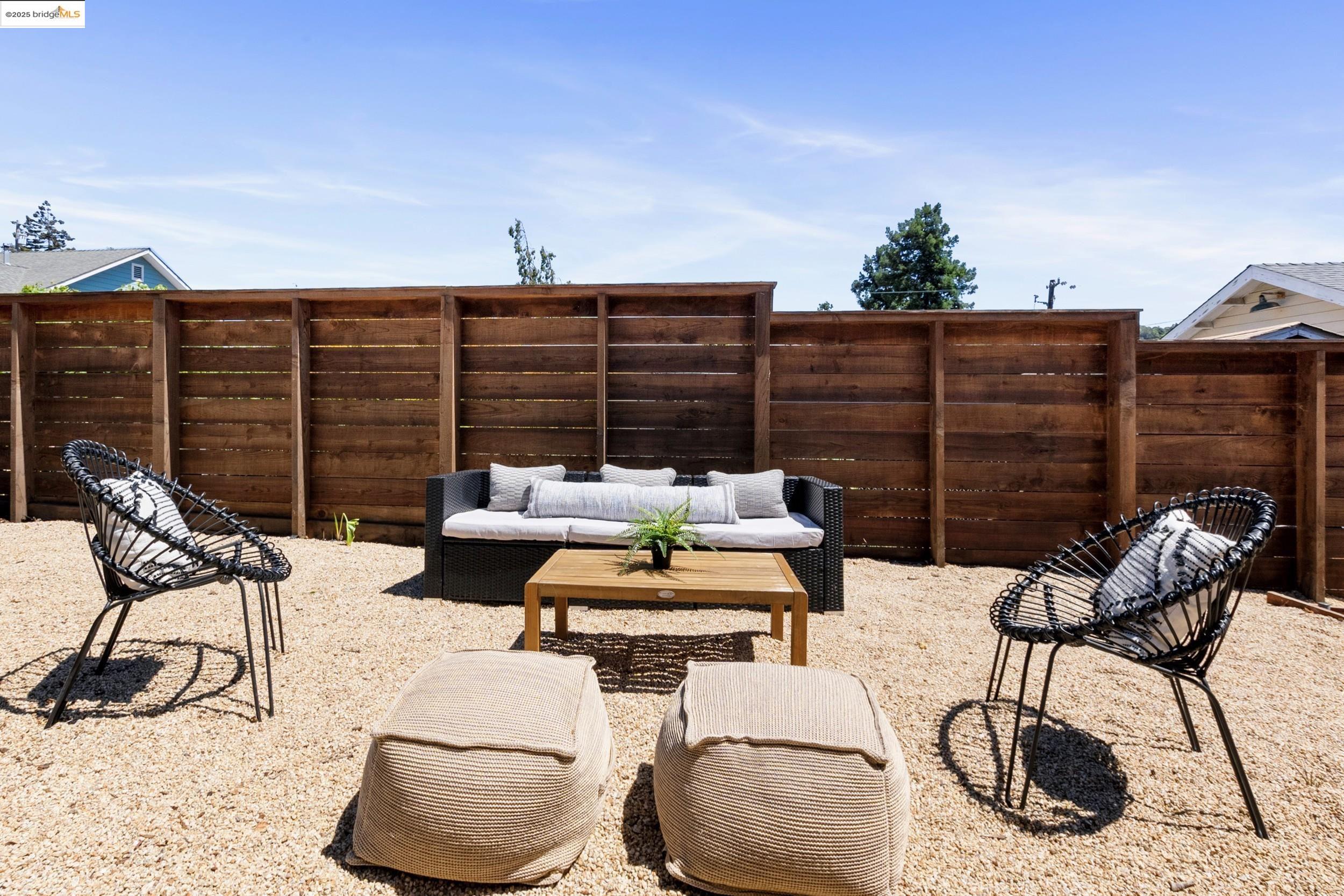 Detail Gallery Image 39 of 43 For 2391 Rancho Rd, El Sobrante,  CA 94803-1138 - 6 Beds | 4 Baths