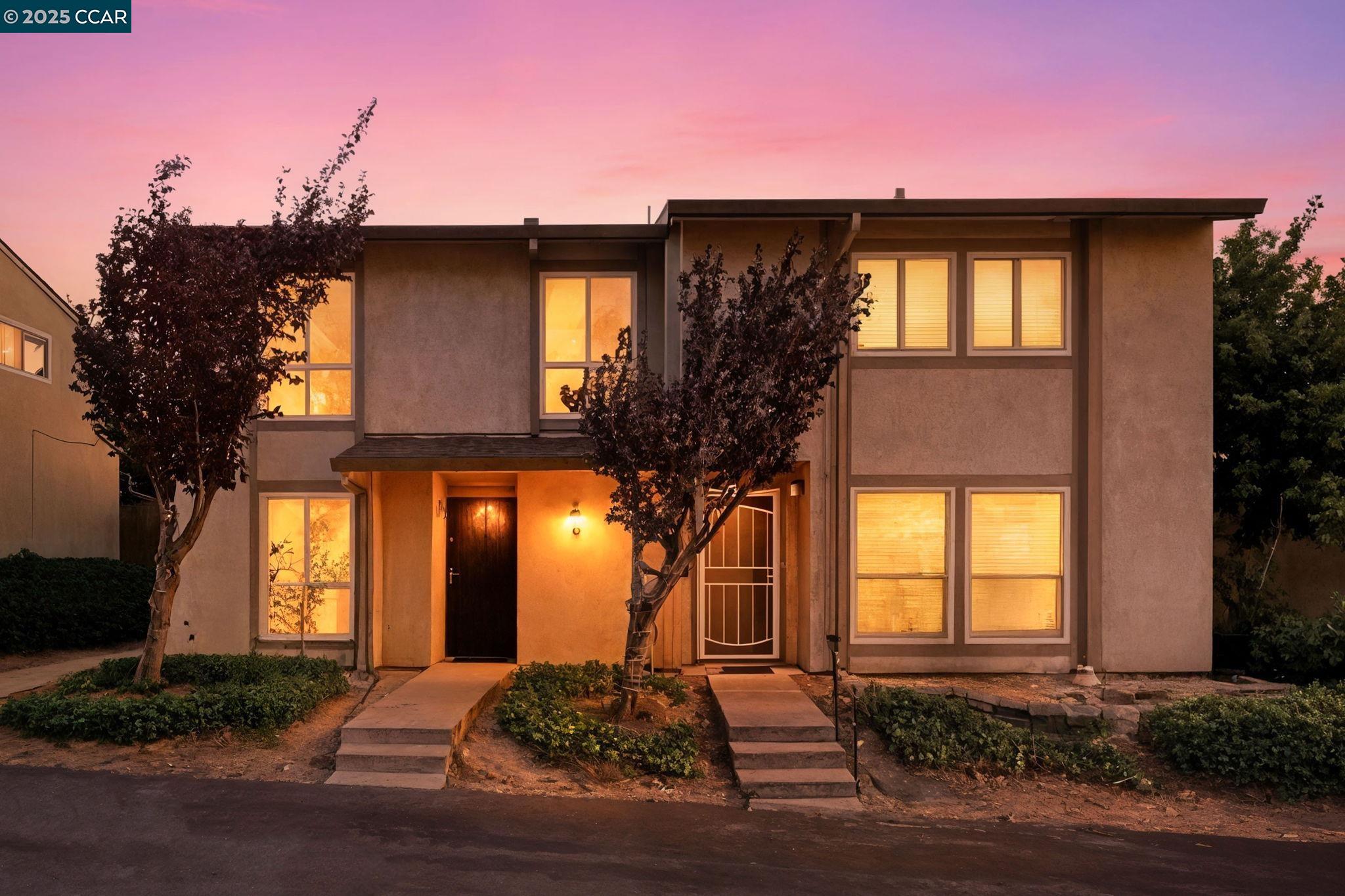 Detail Gallery Image 1 of 32 For 1880 Tesoro Ct, Pinole,  CA 94564 - 3 Beds | 2 Baths