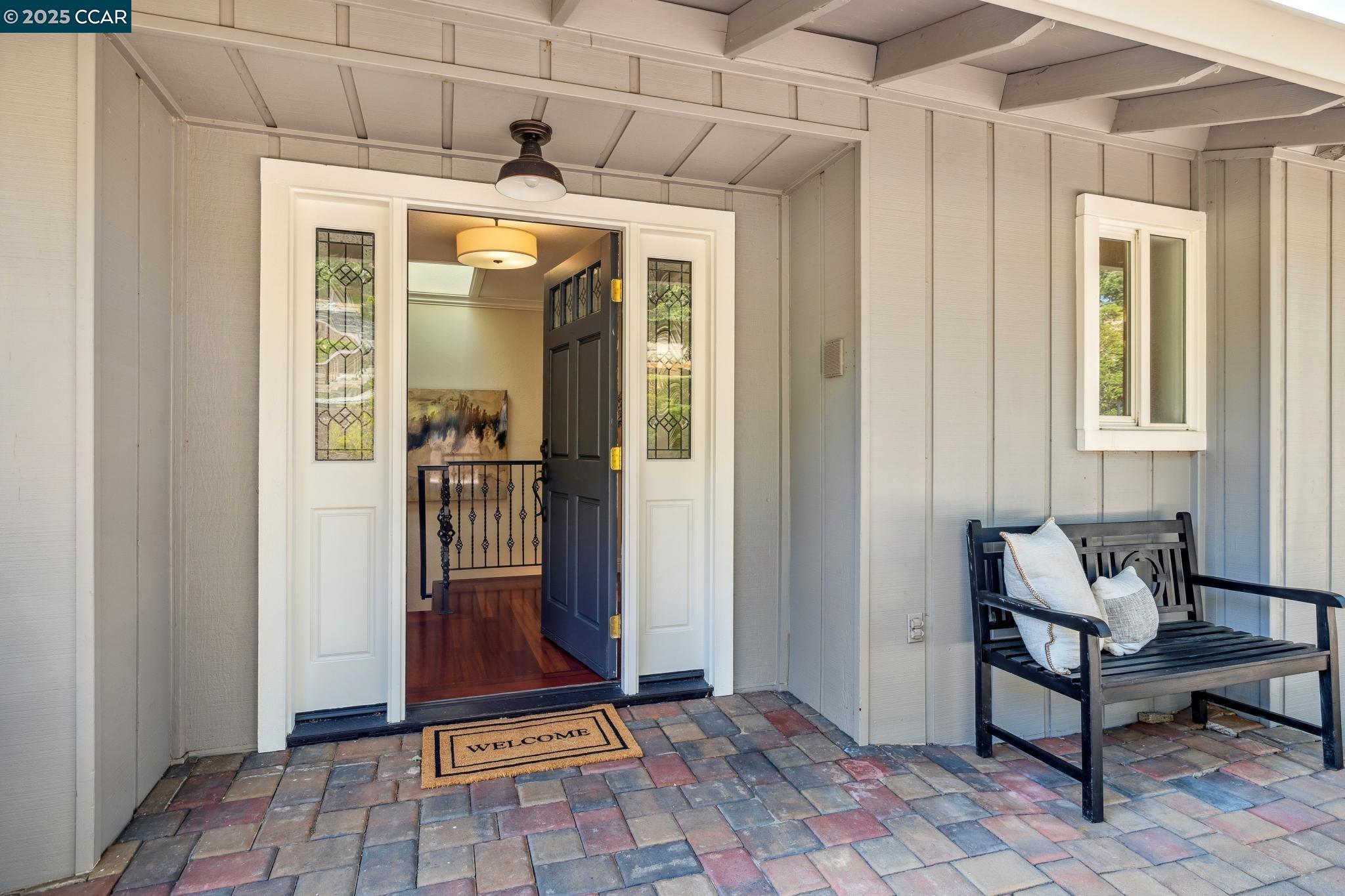 Detail Gallery Image 2 of 56 For 561 Morecroft Road, Lafayette,  CA 94549-5737 - 5 Beds | 4 Baths